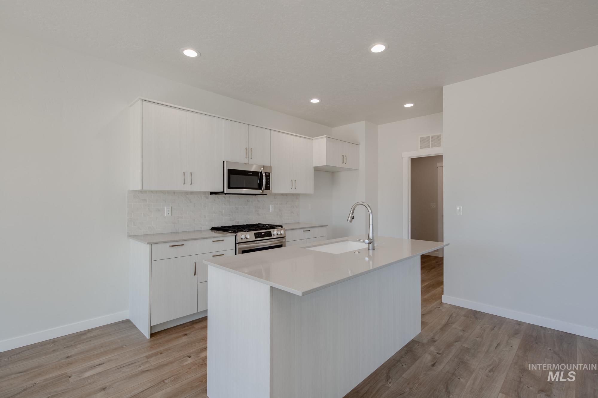 property viewer photo 7