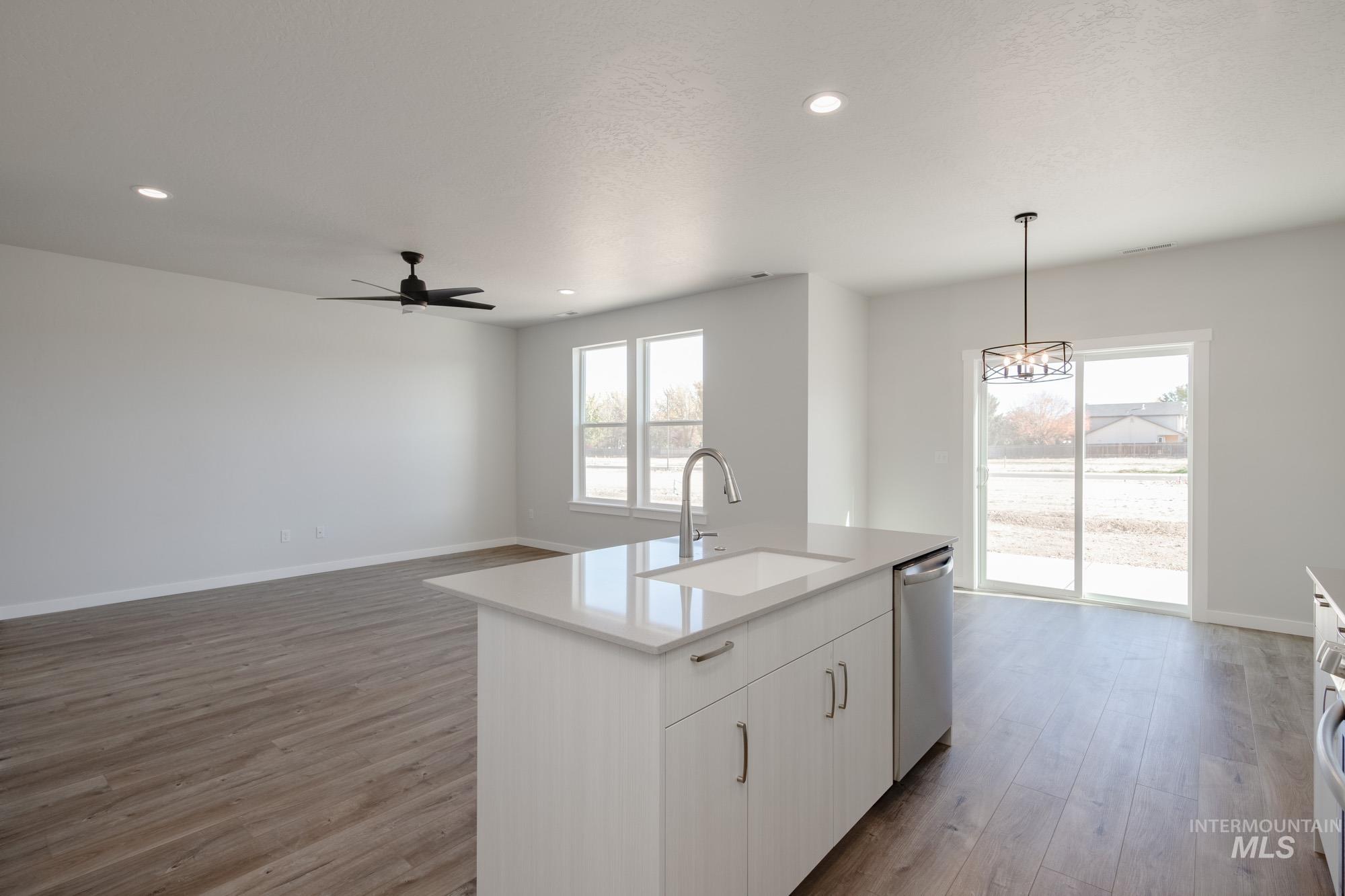 property viewer photo 9