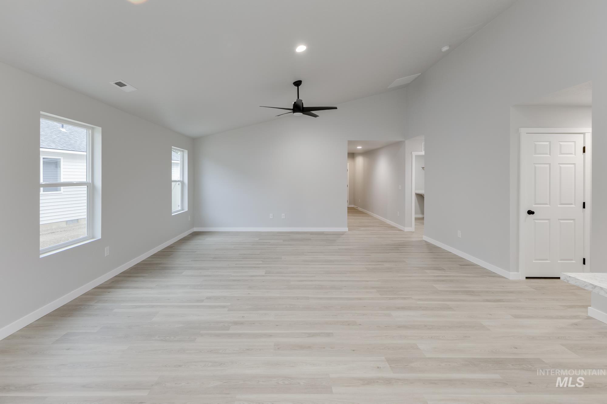 property viewer photo 10