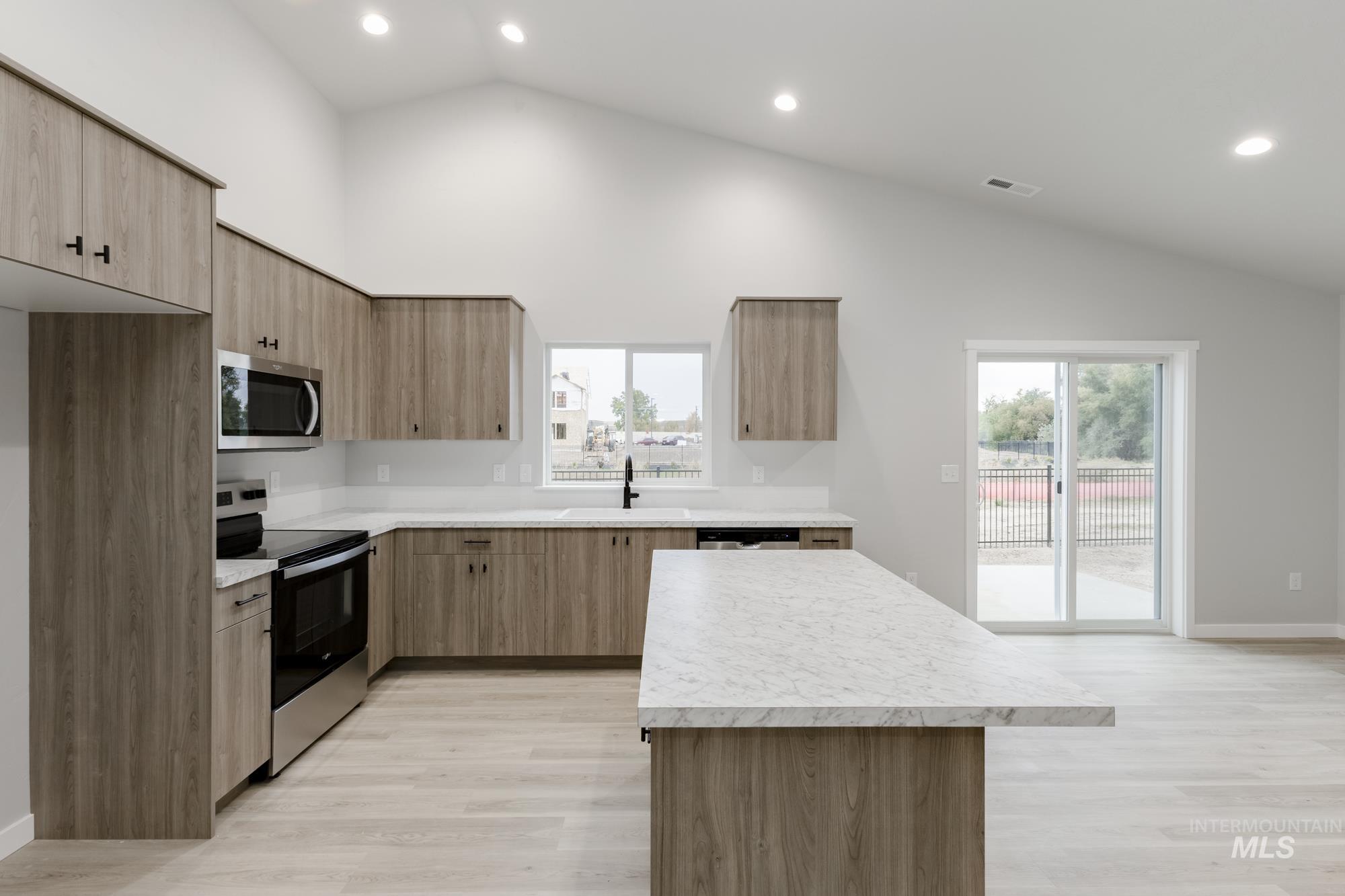 property viewer photo 6