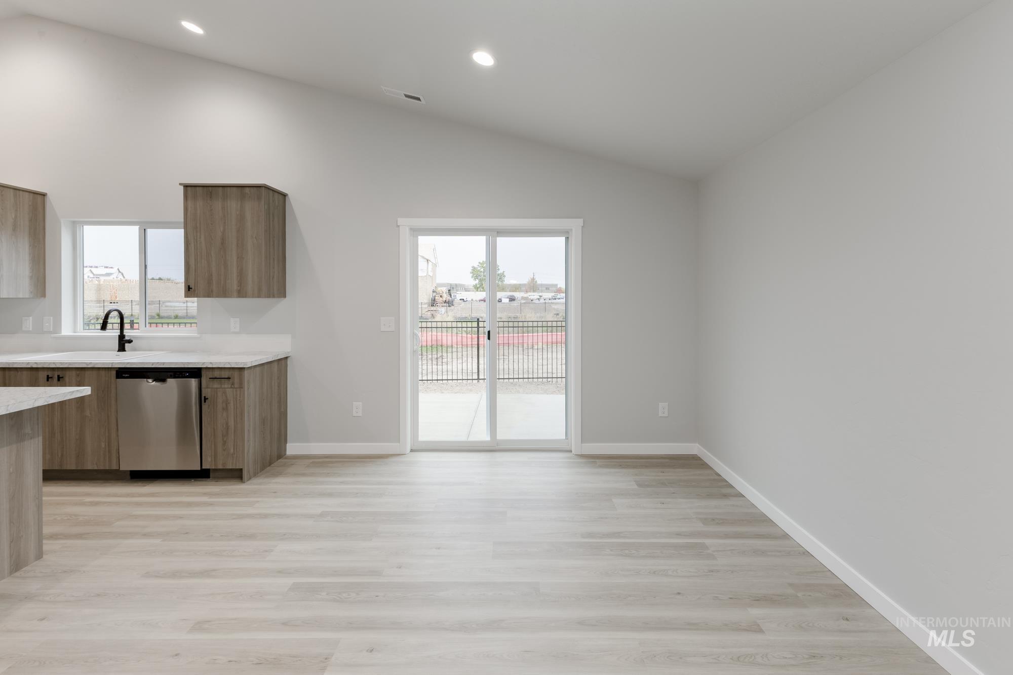 property viewer photo 7