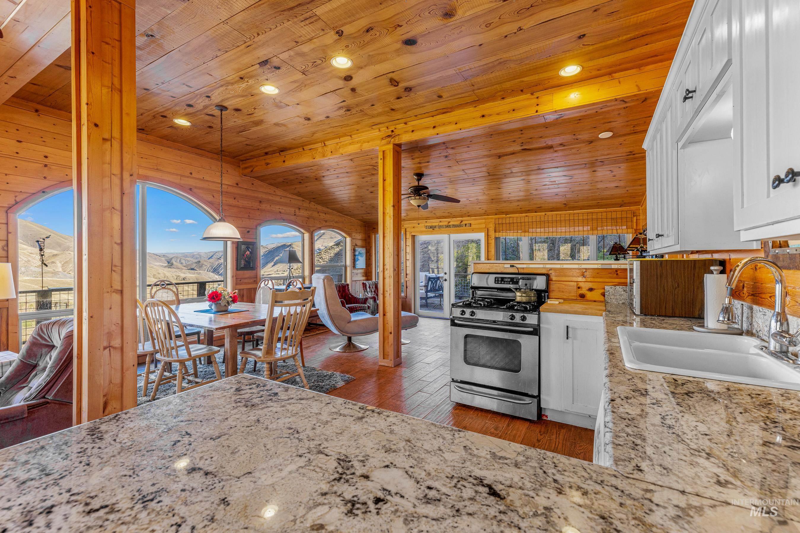 property viewer photo 5