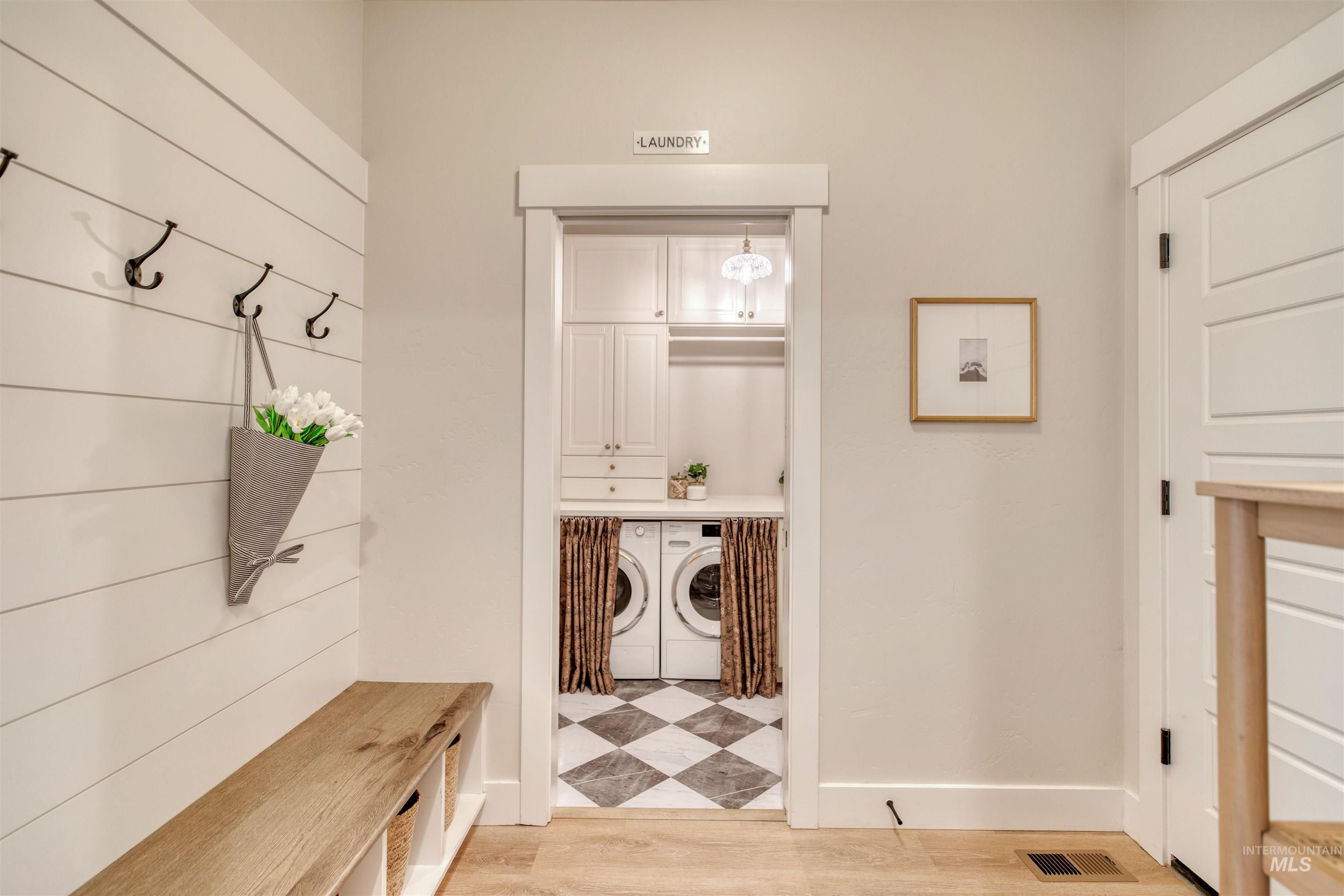 property viewer photo 35