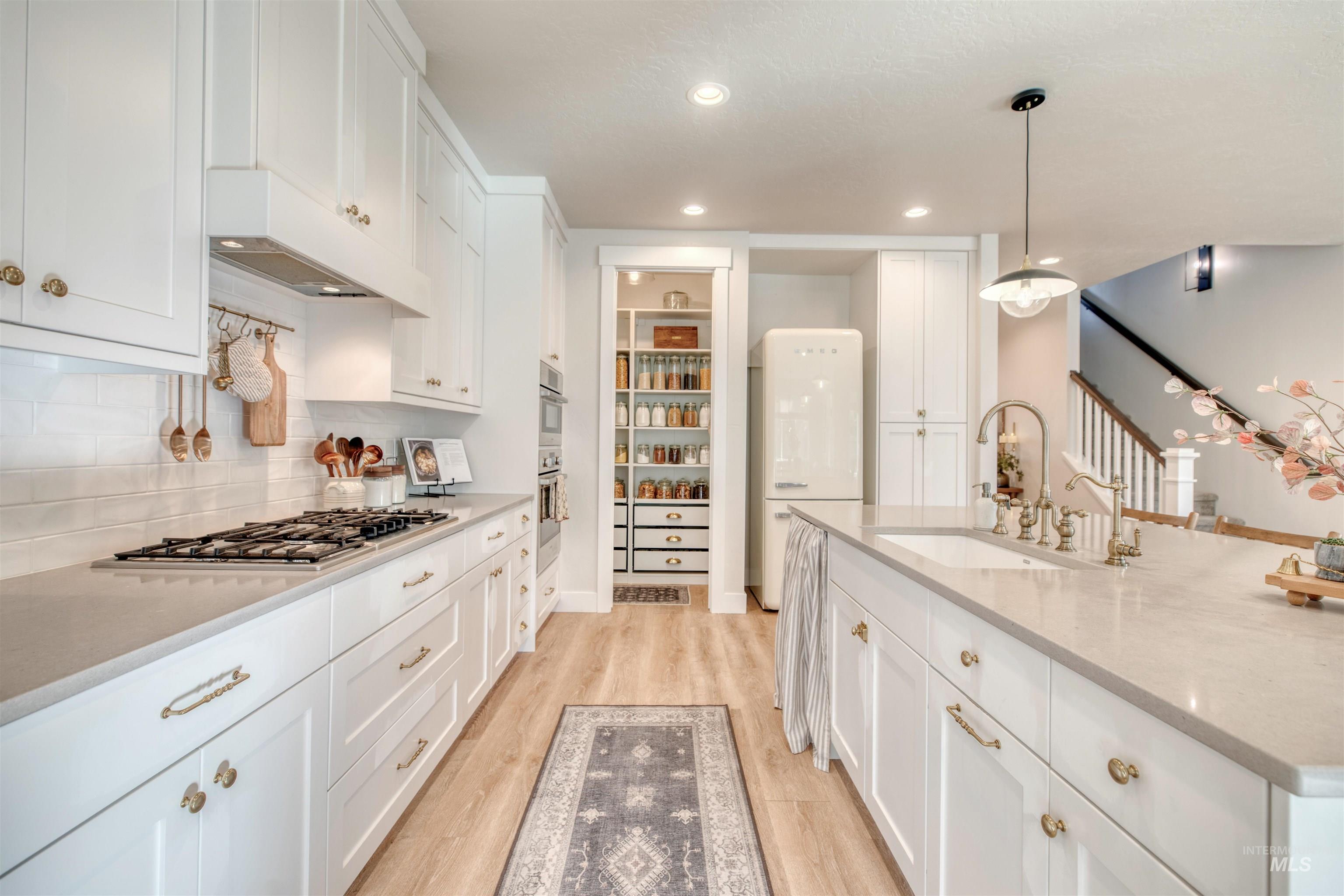 property viewer photo 8
