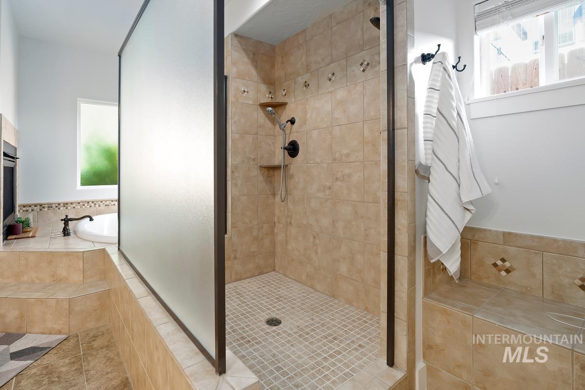 property viewer photo 18