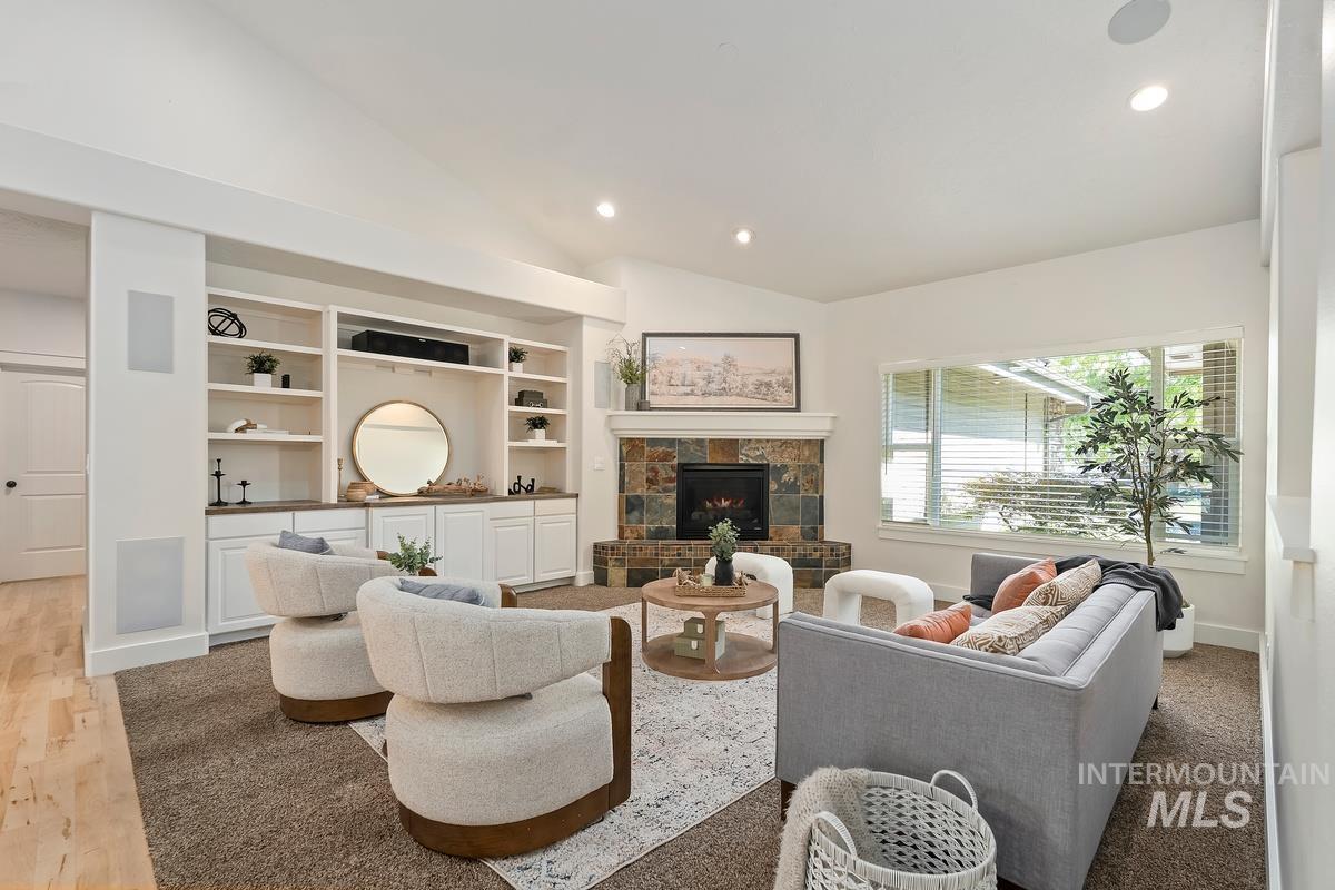 property viewer photo 2