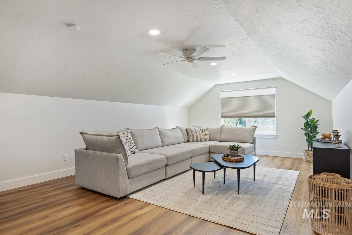 property viewer photo 27