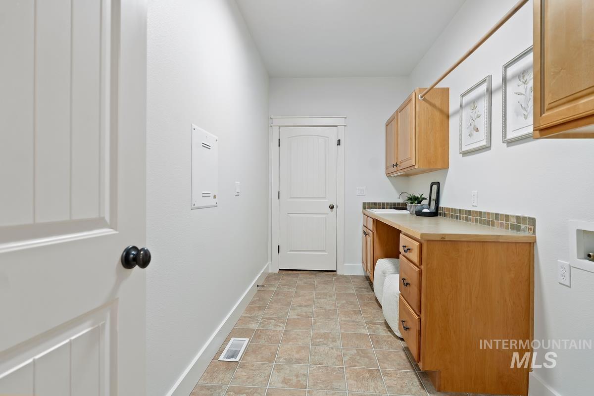 property viewer photo 35