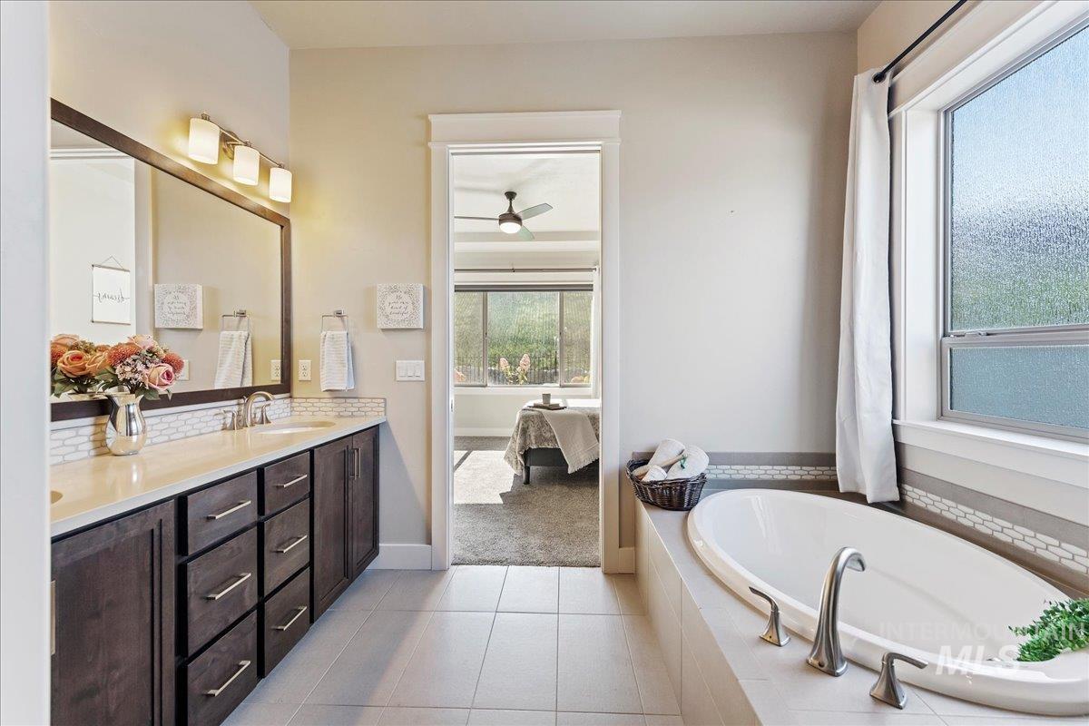 property viewer photo 18