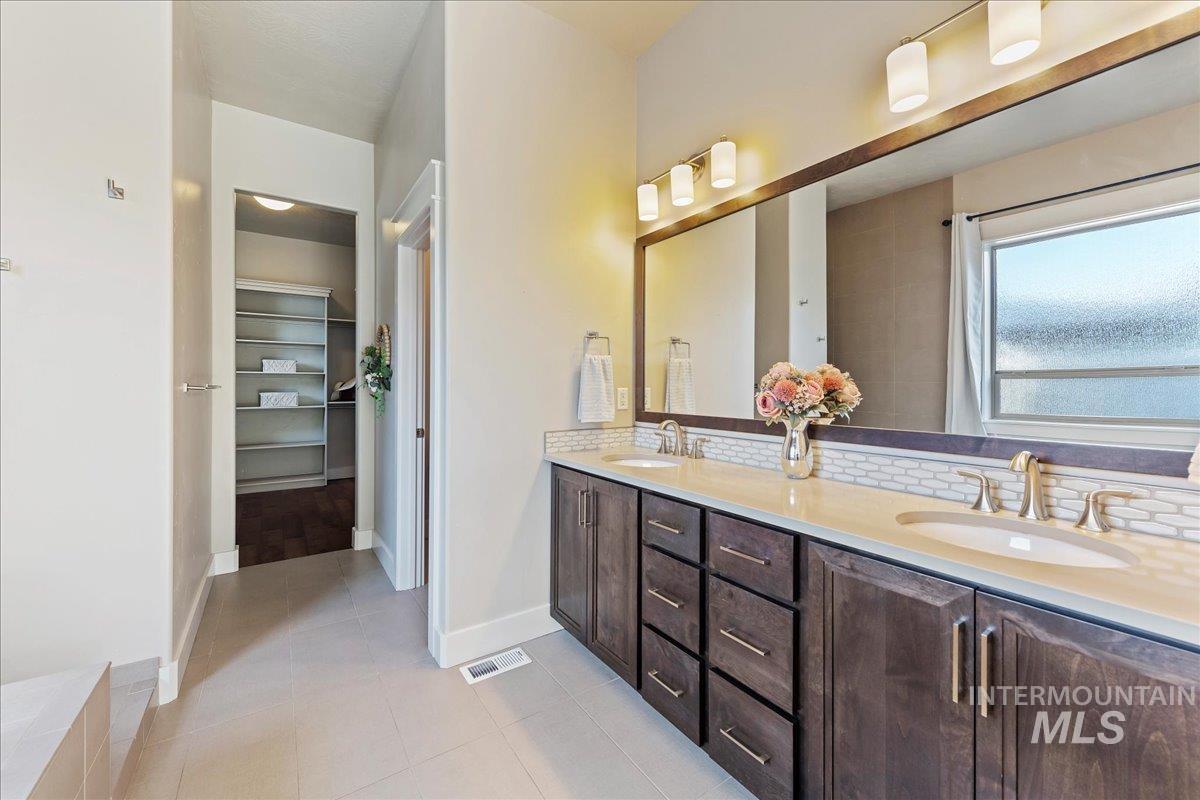 property viewer photo 20