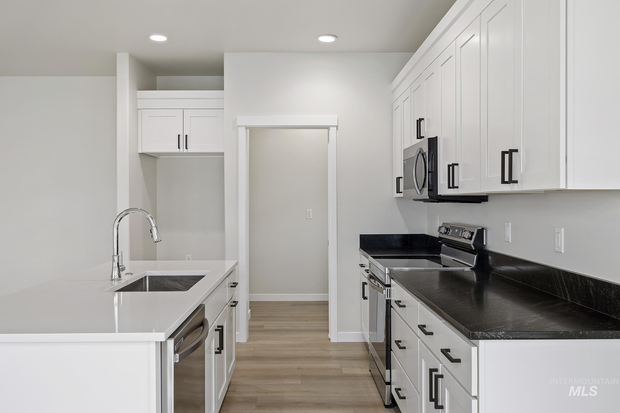 property viewer photo 13