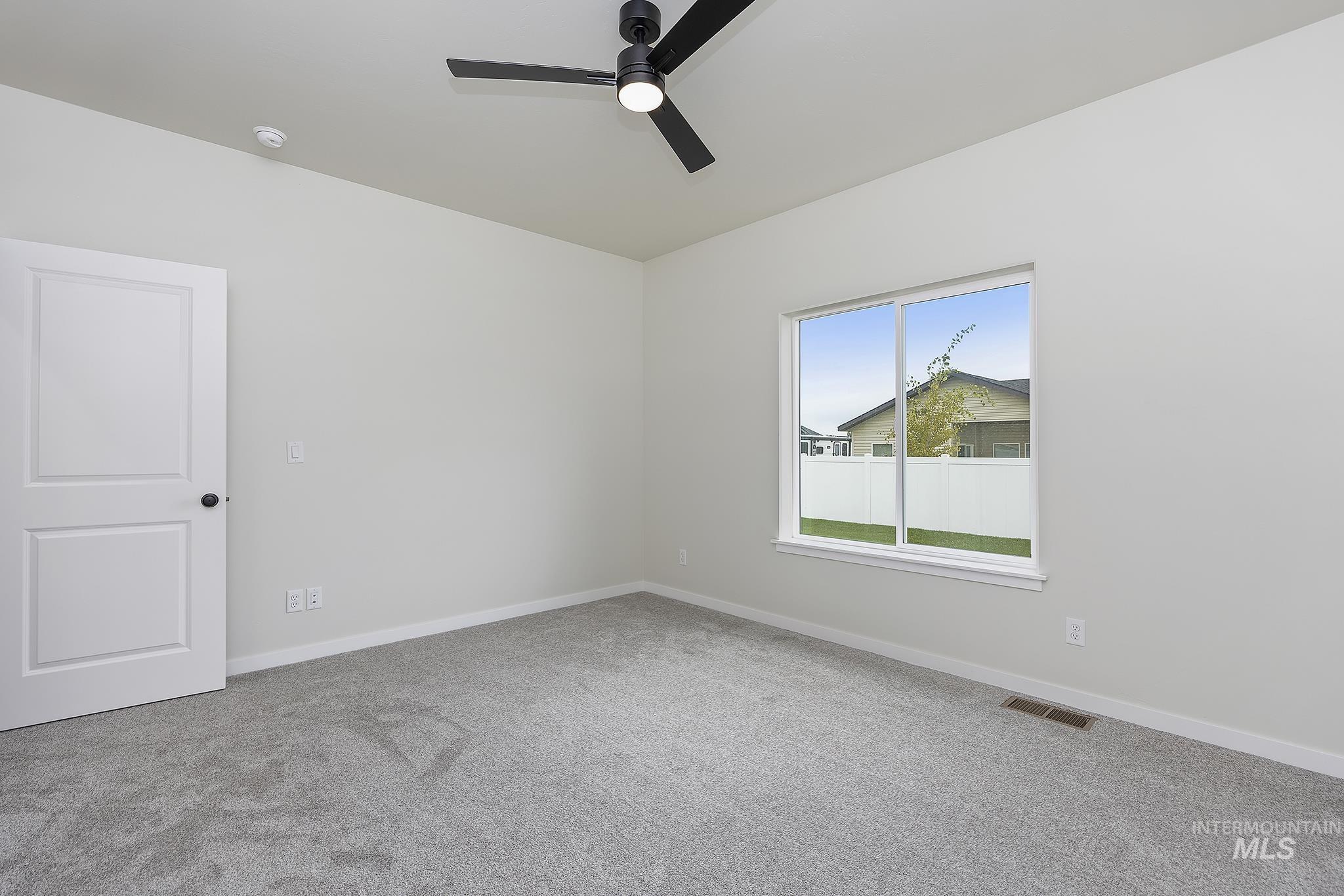 property viewer photo 18