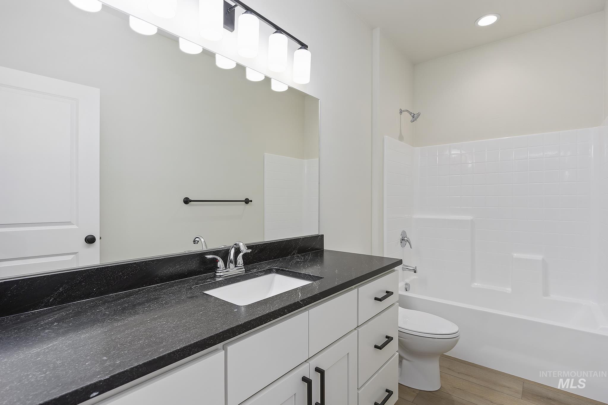 property viewer photo 25