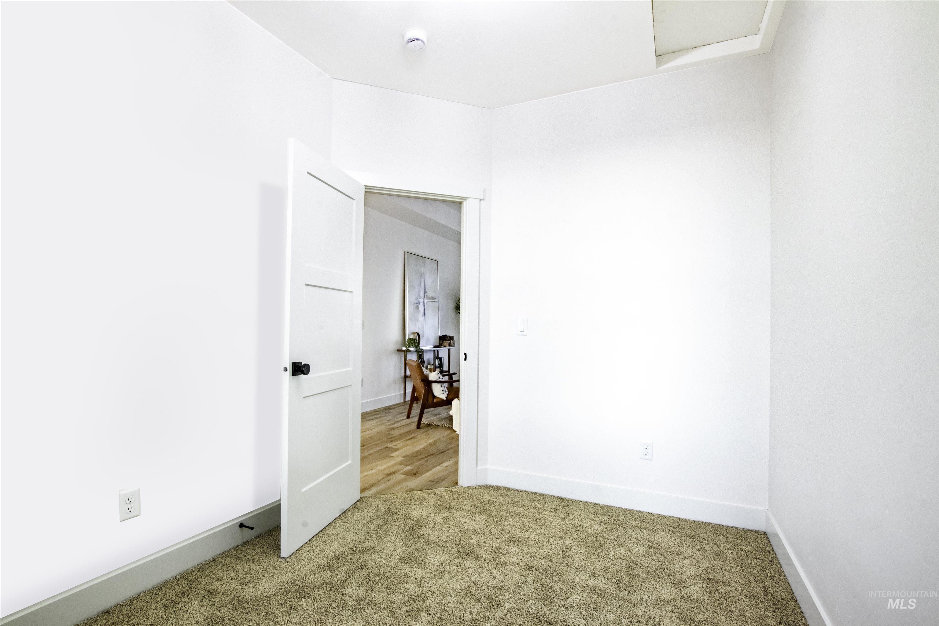 property viewer photo 11