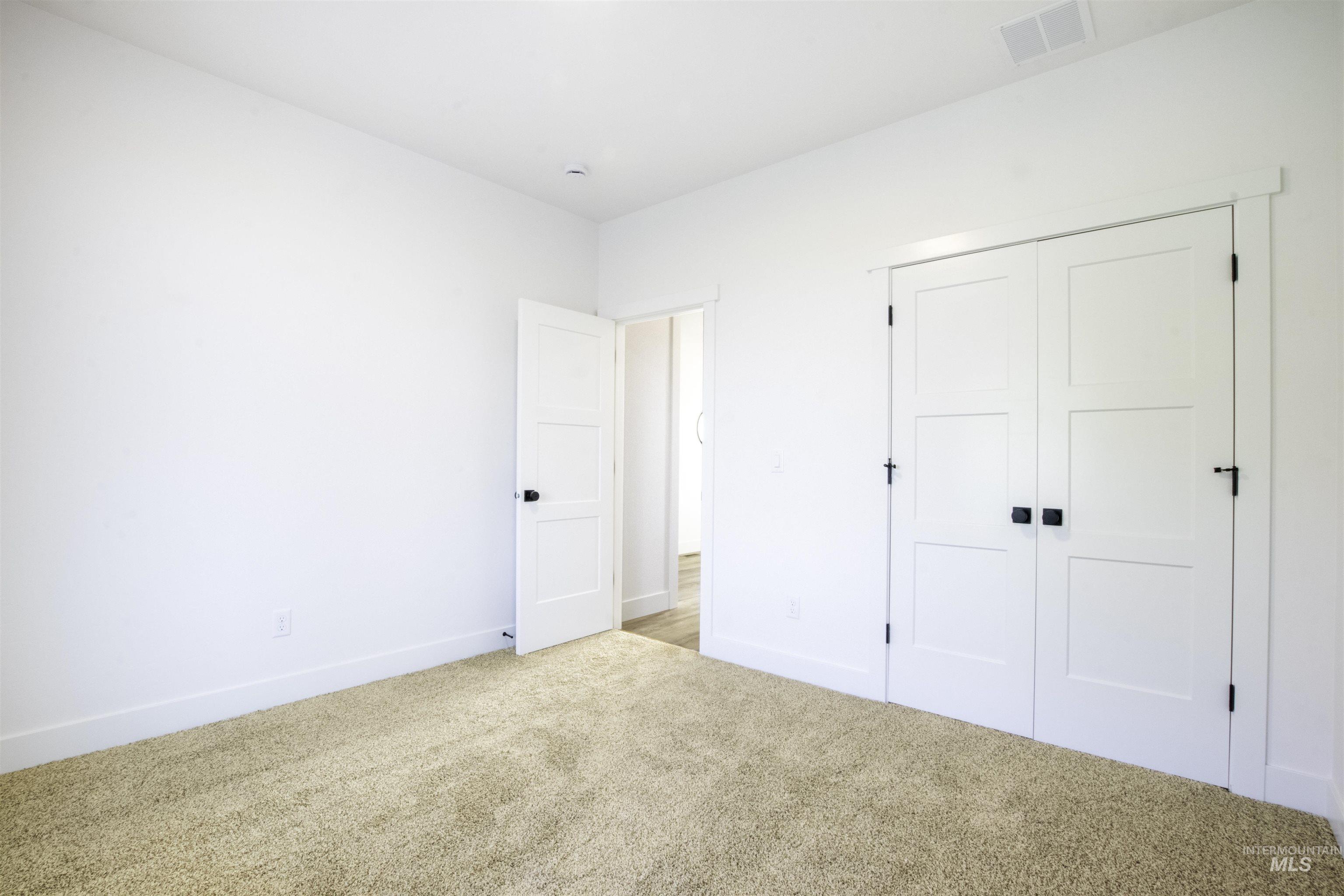 property viewer photo 25