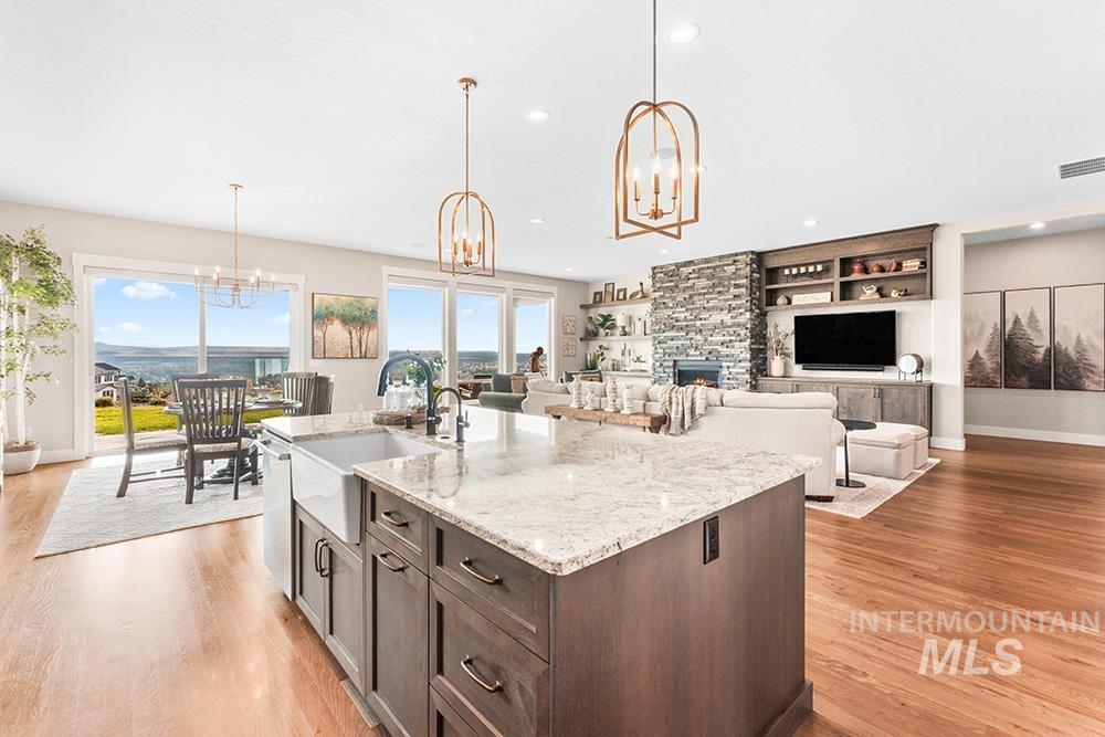 property viewer photo 6
