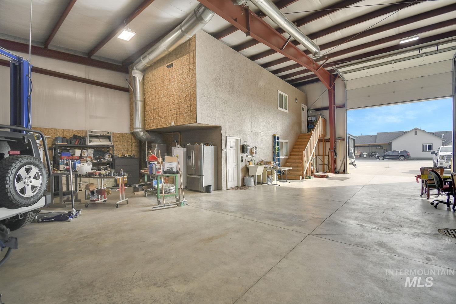 main property photo 30