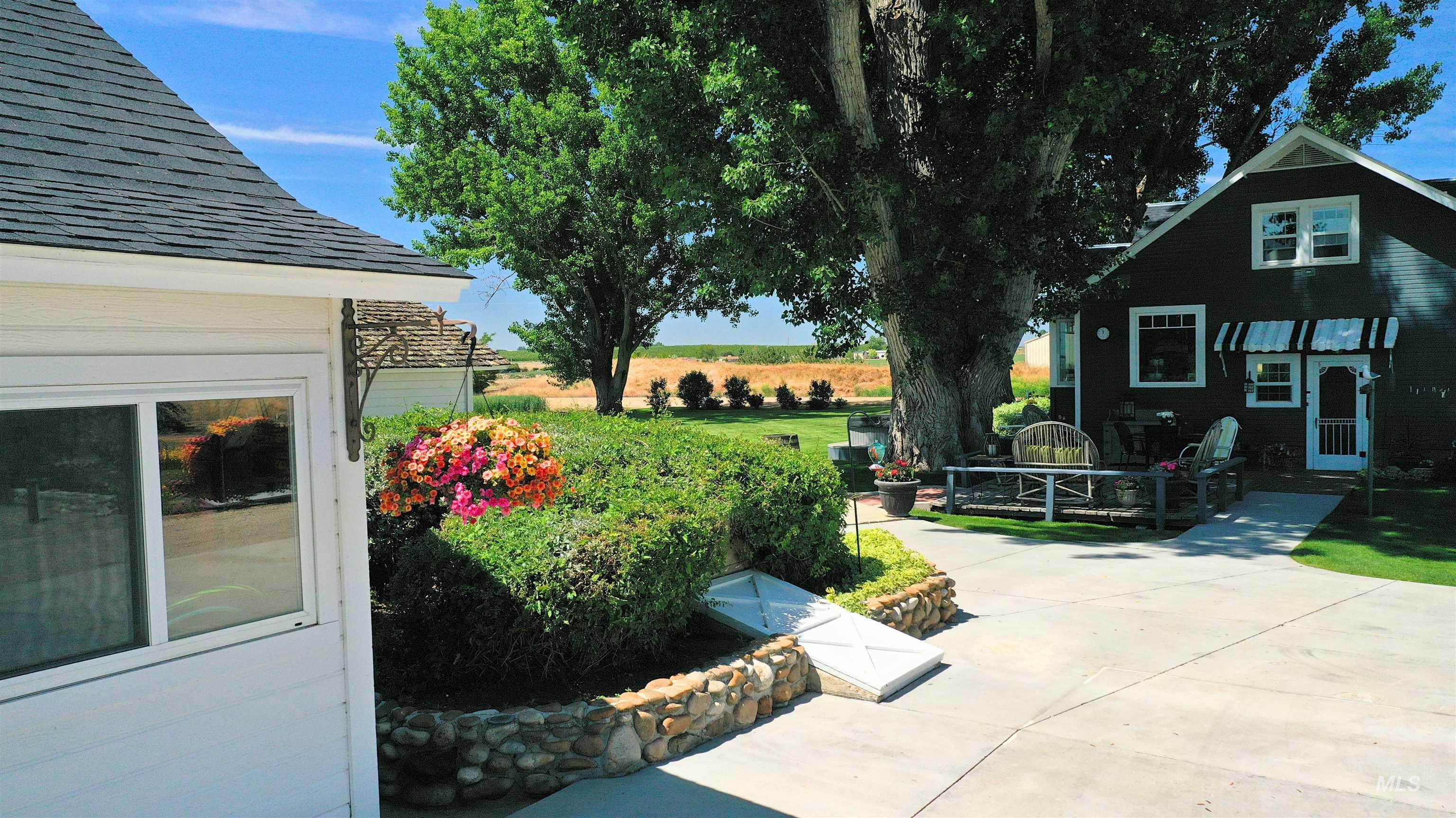 main property photo 38