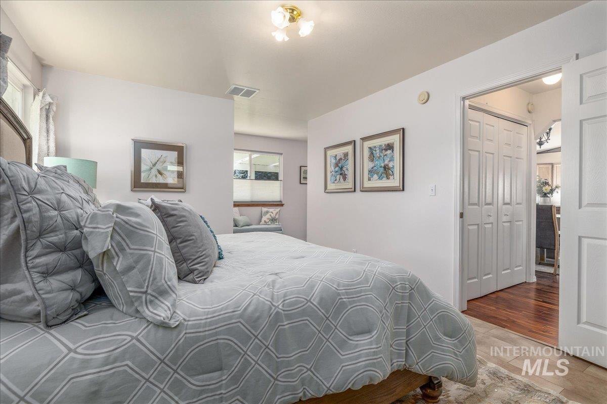 property viewer photo 23