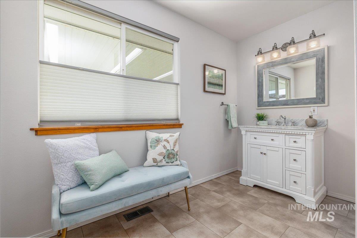 property viewer photo 25