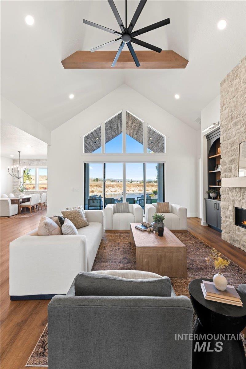 property viewer photo 7