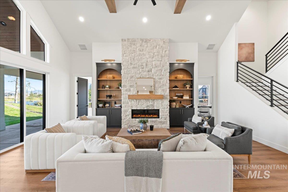 property viewer photo 8
