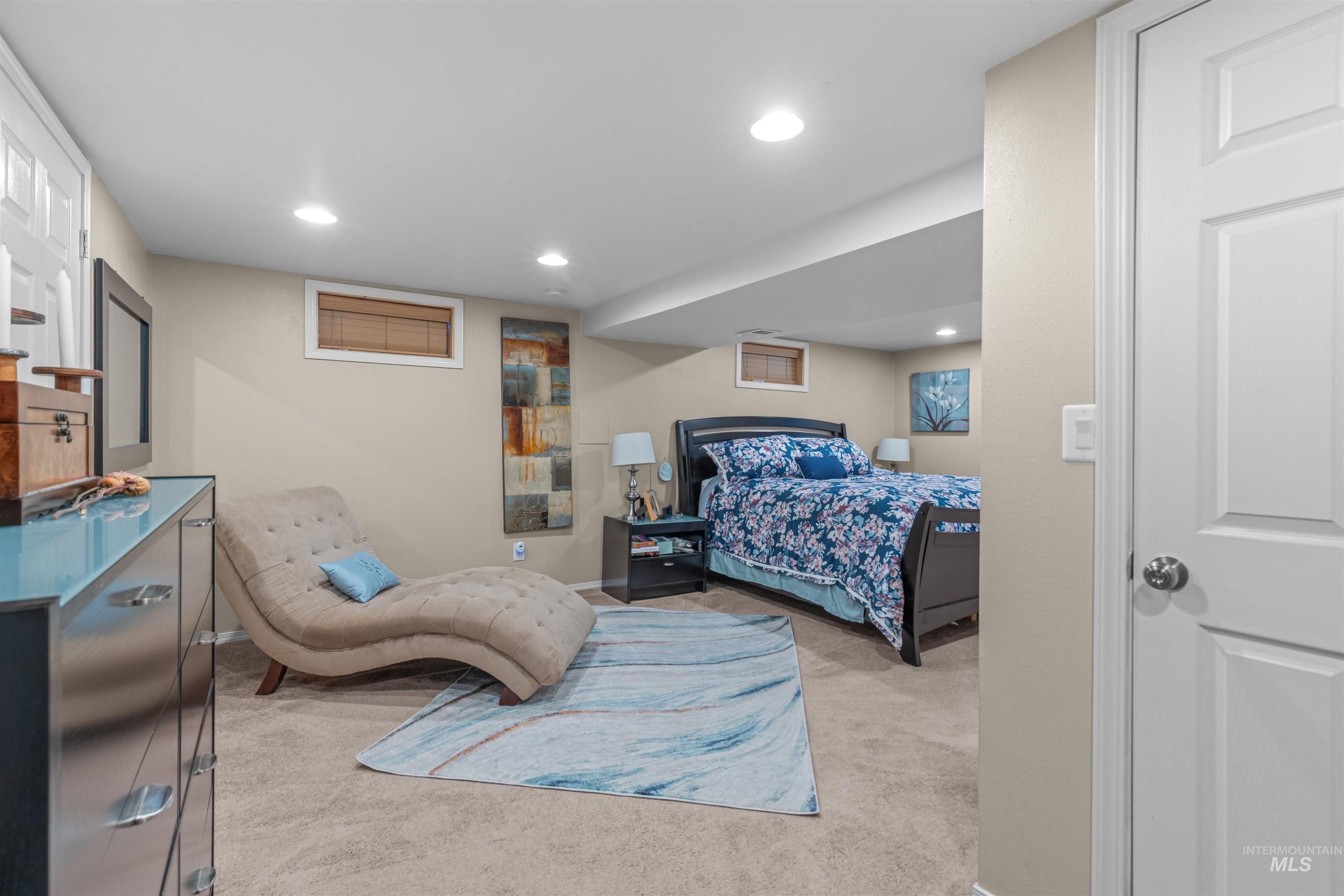 property viewer photo 16