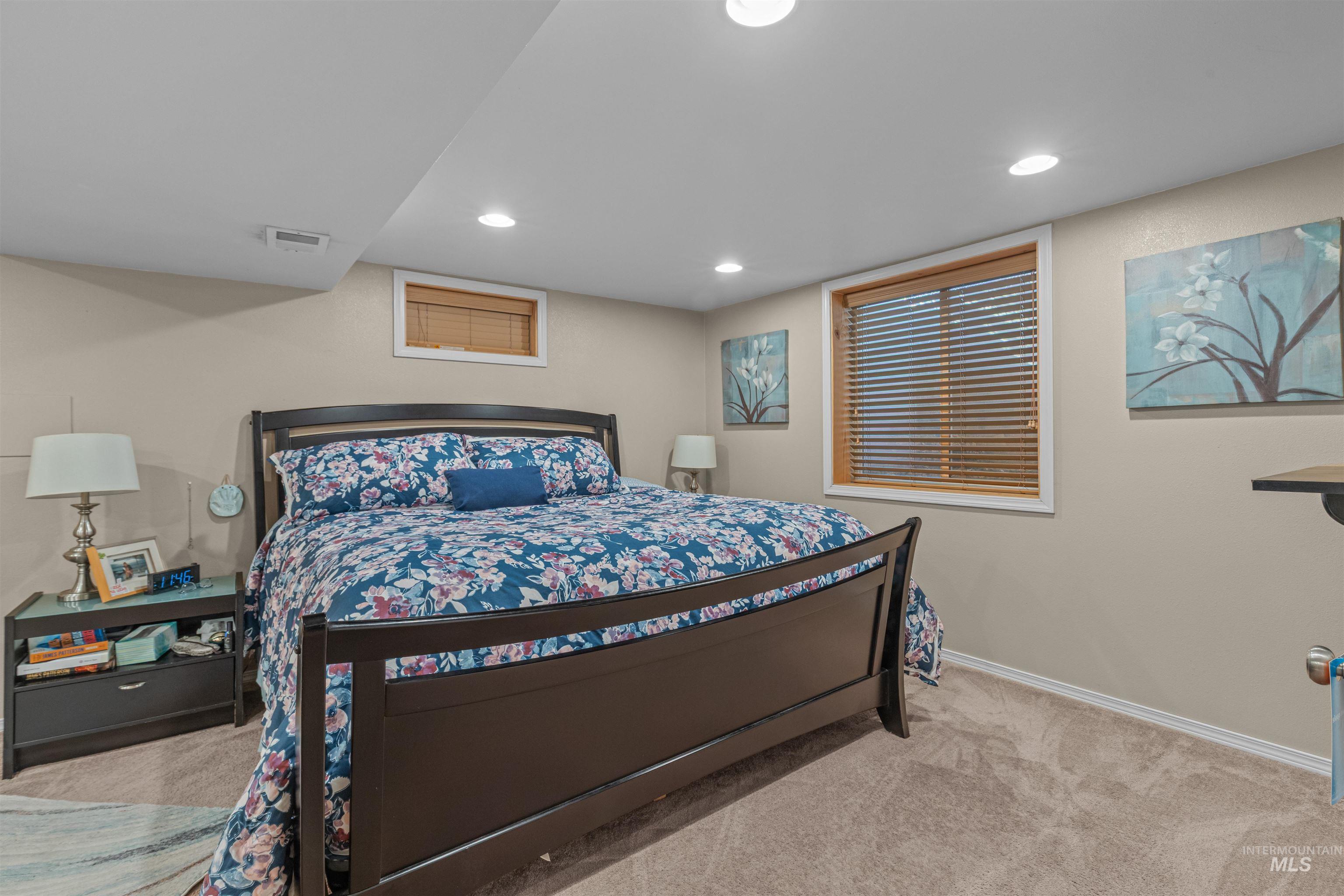 property viewer photo 18