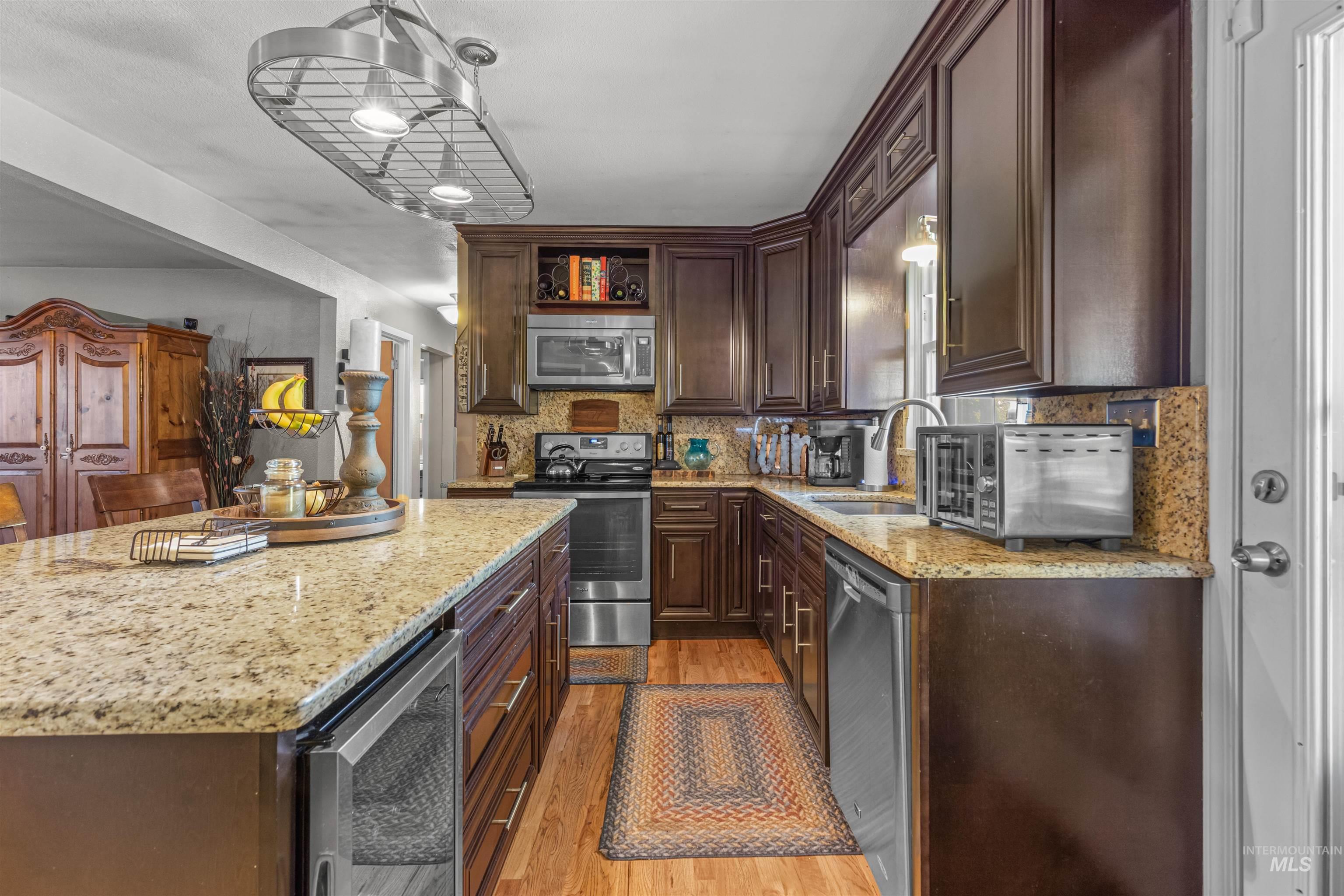 property viewer photo 4