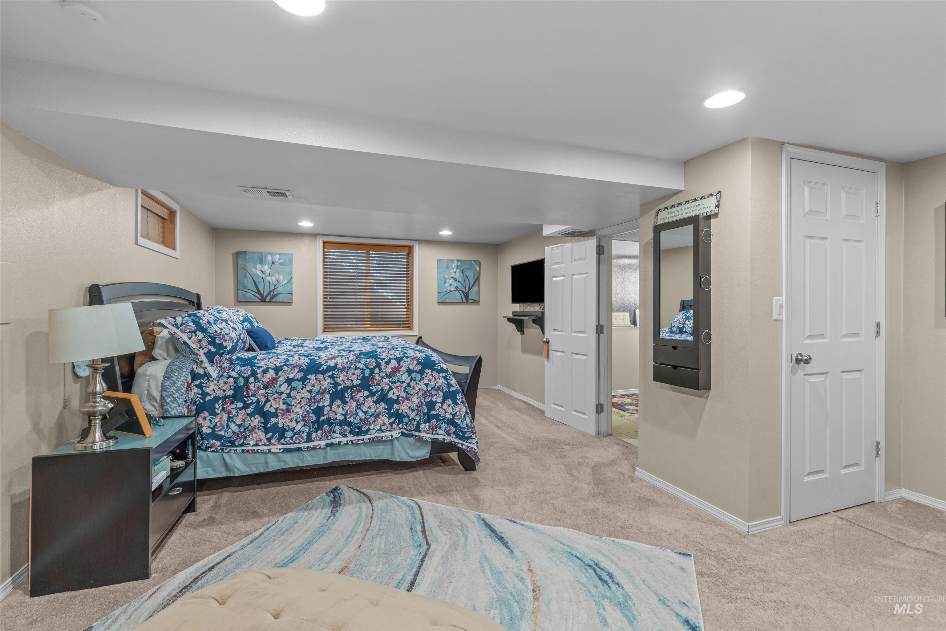 property viewer photo 42