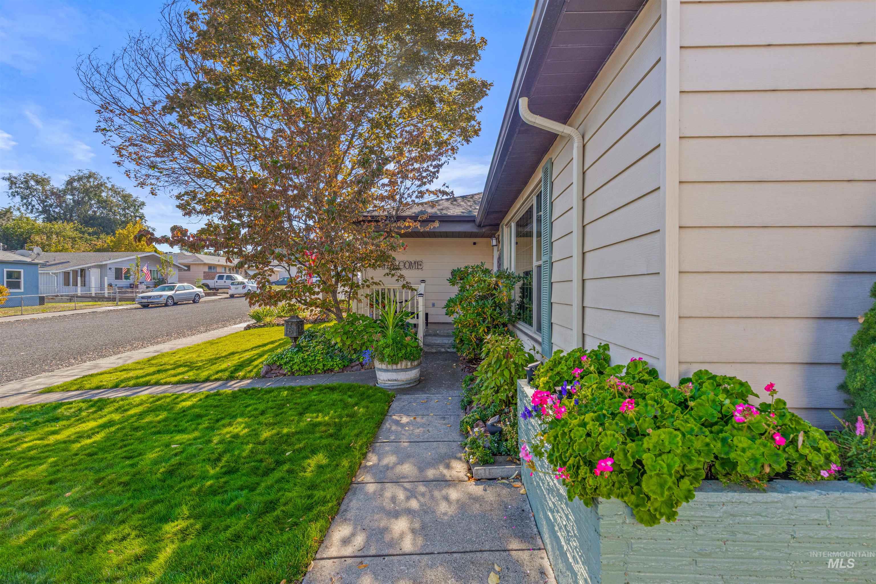 property viewer photo 47