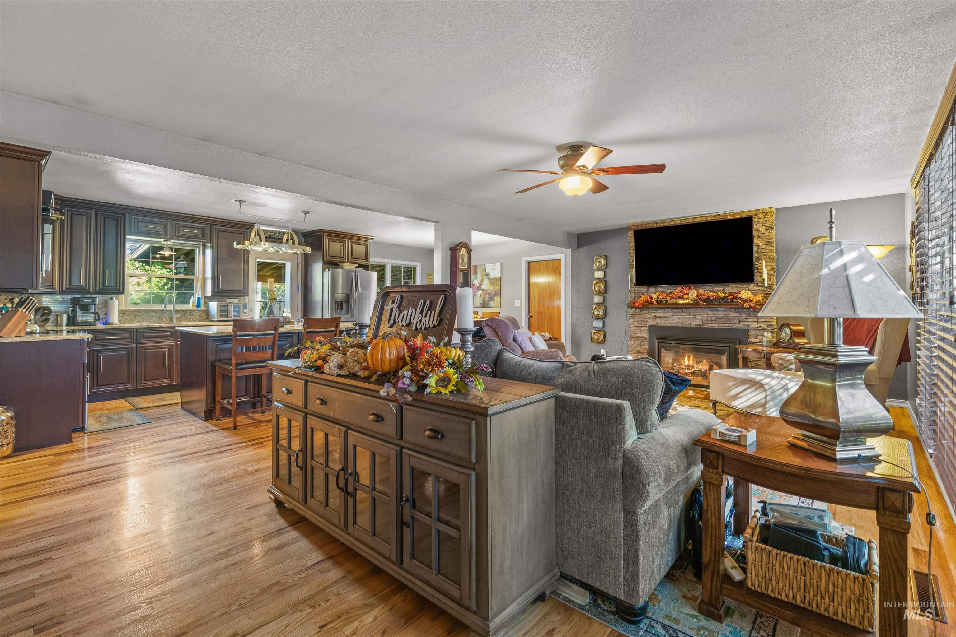 property viewer photo 5