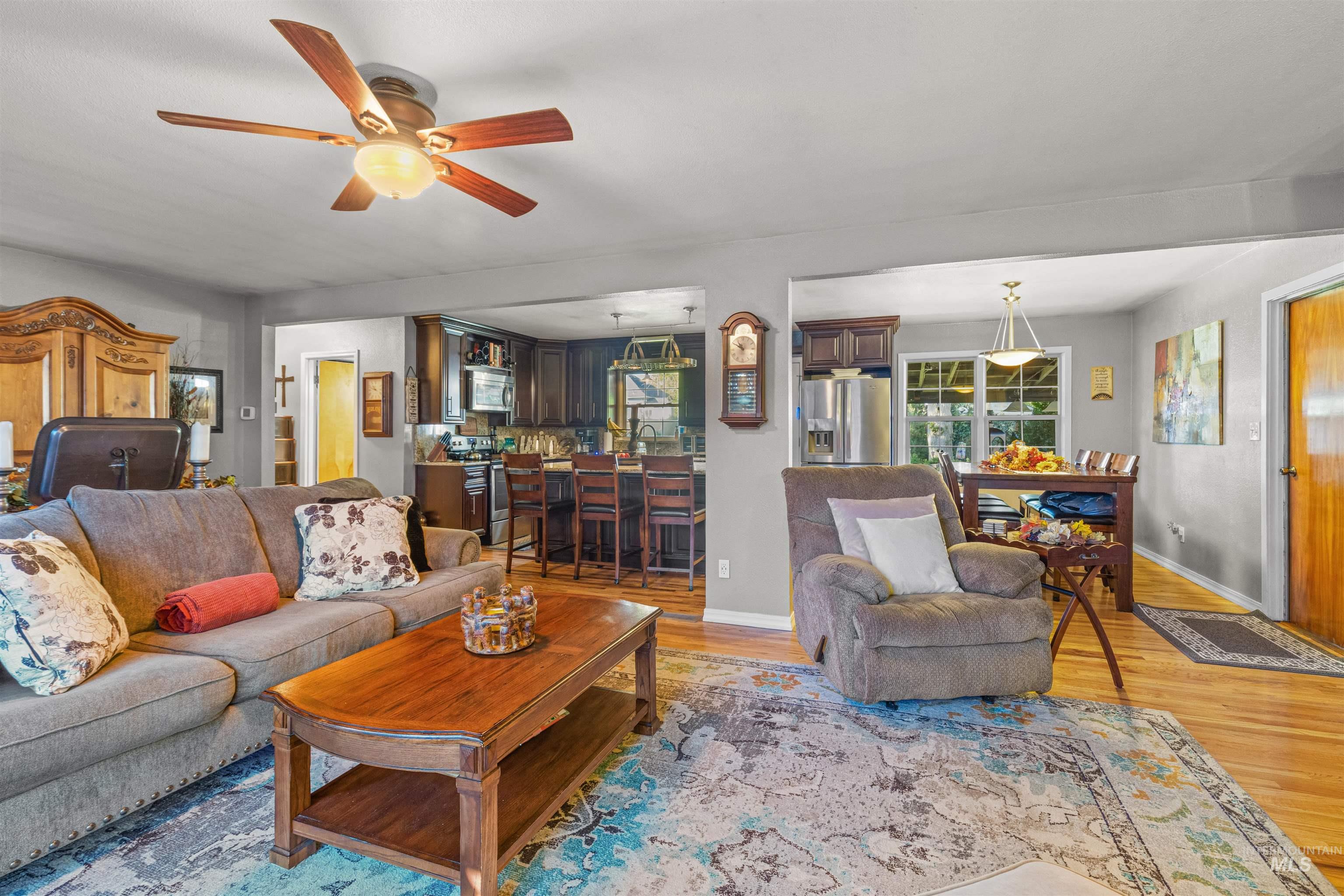 property viewer photo 9