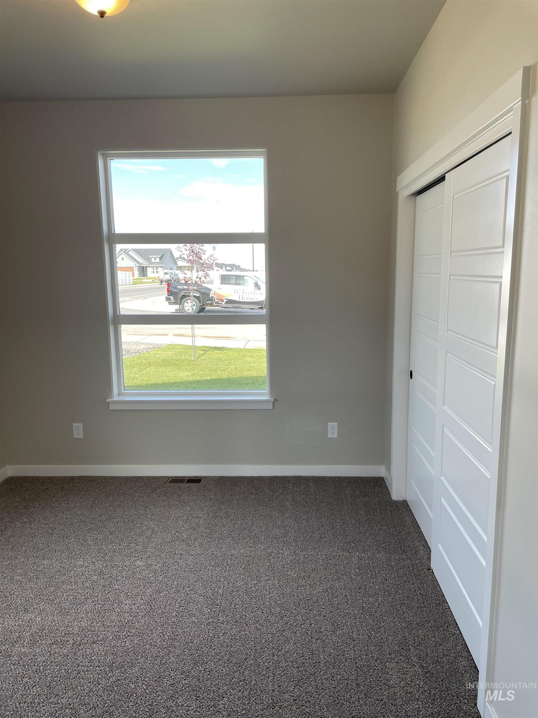property viewer photo 18