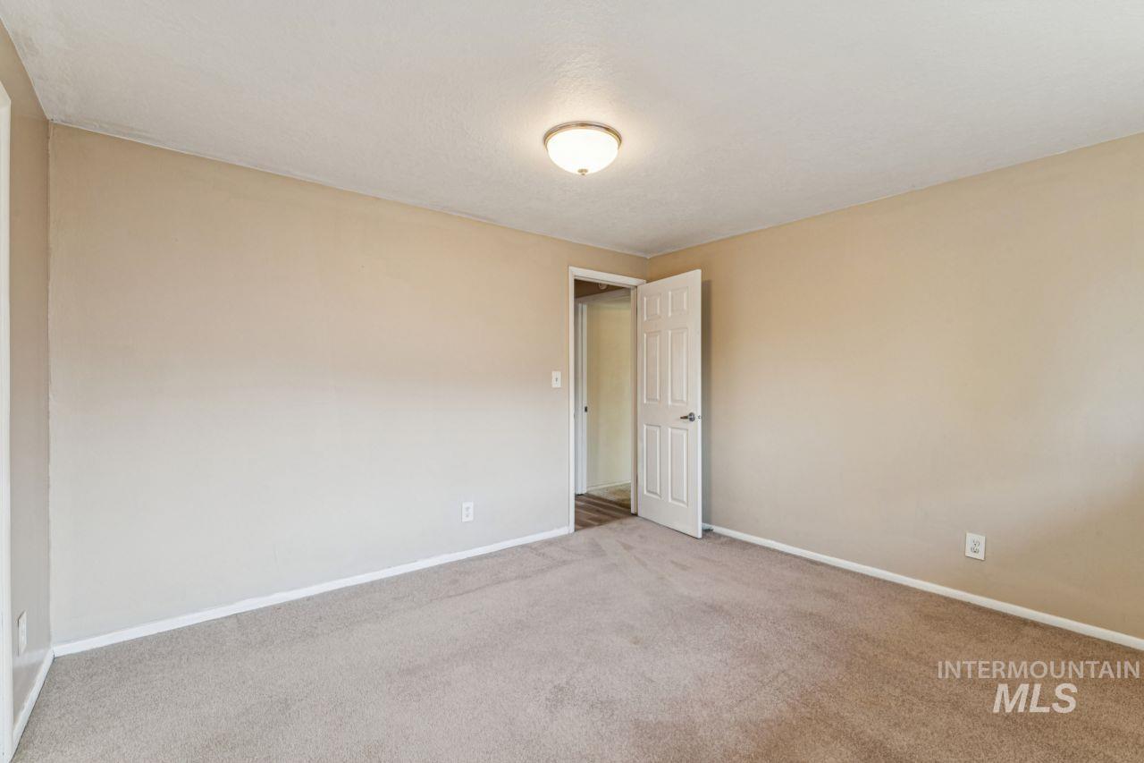 property viewer photo 13