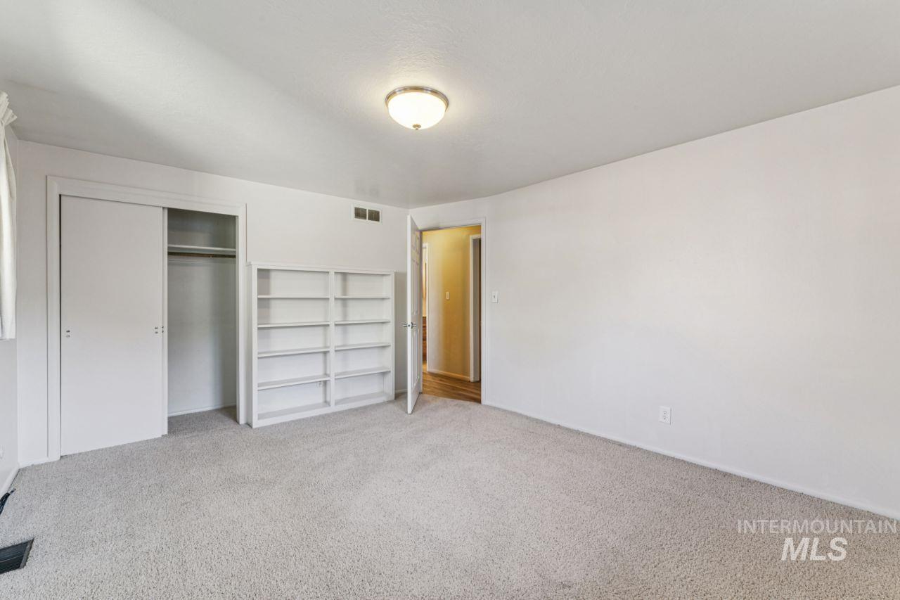 property viewer photo 15