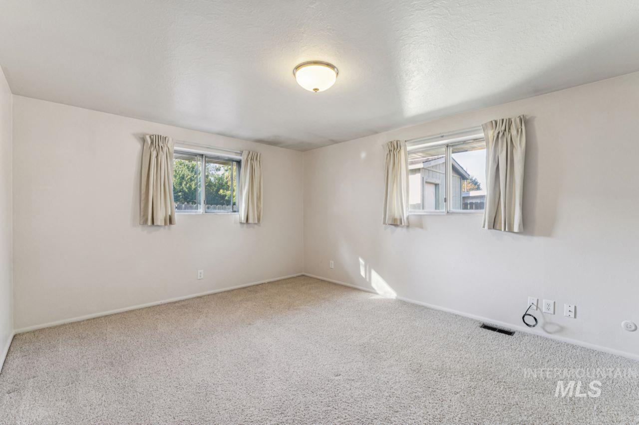 property viewer photo 16