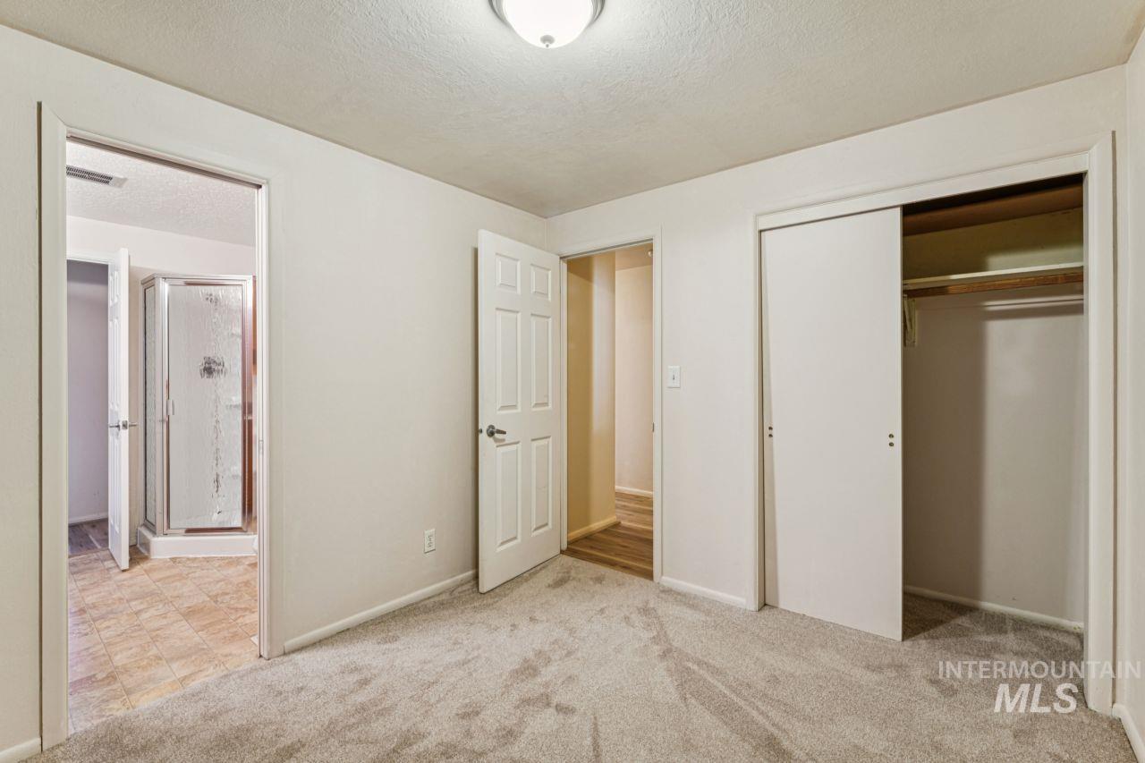 property viewer photo 18