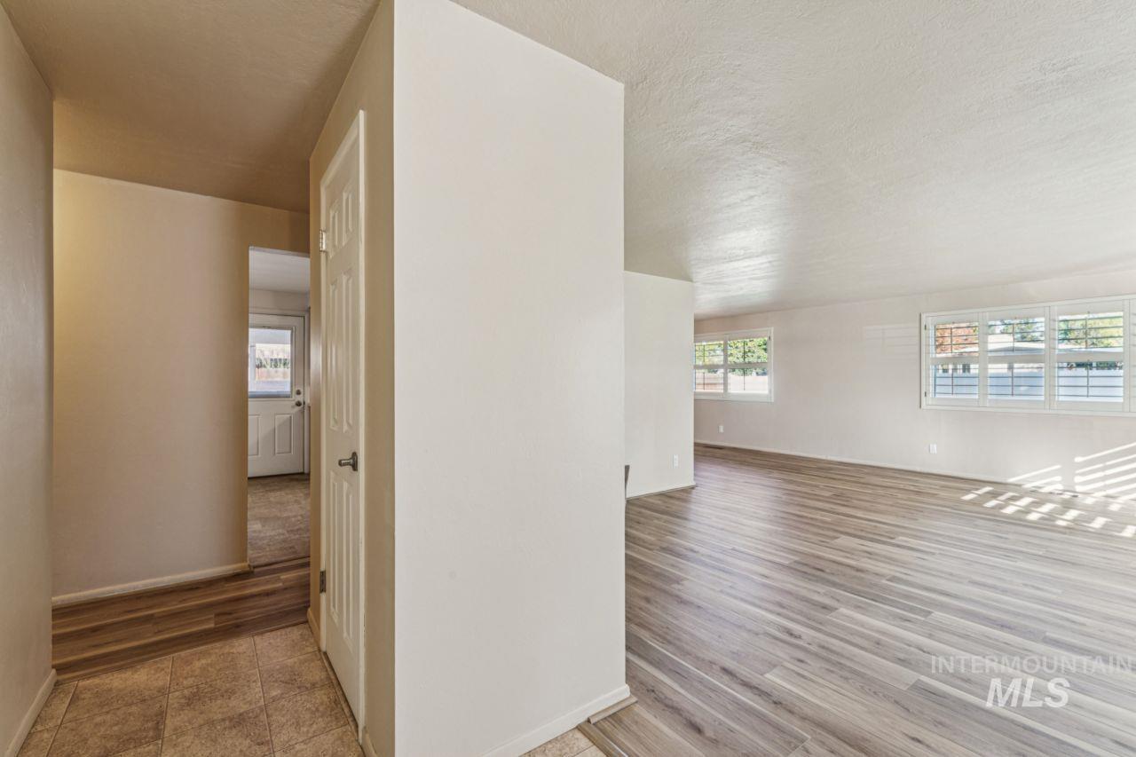 property viewer photo 3