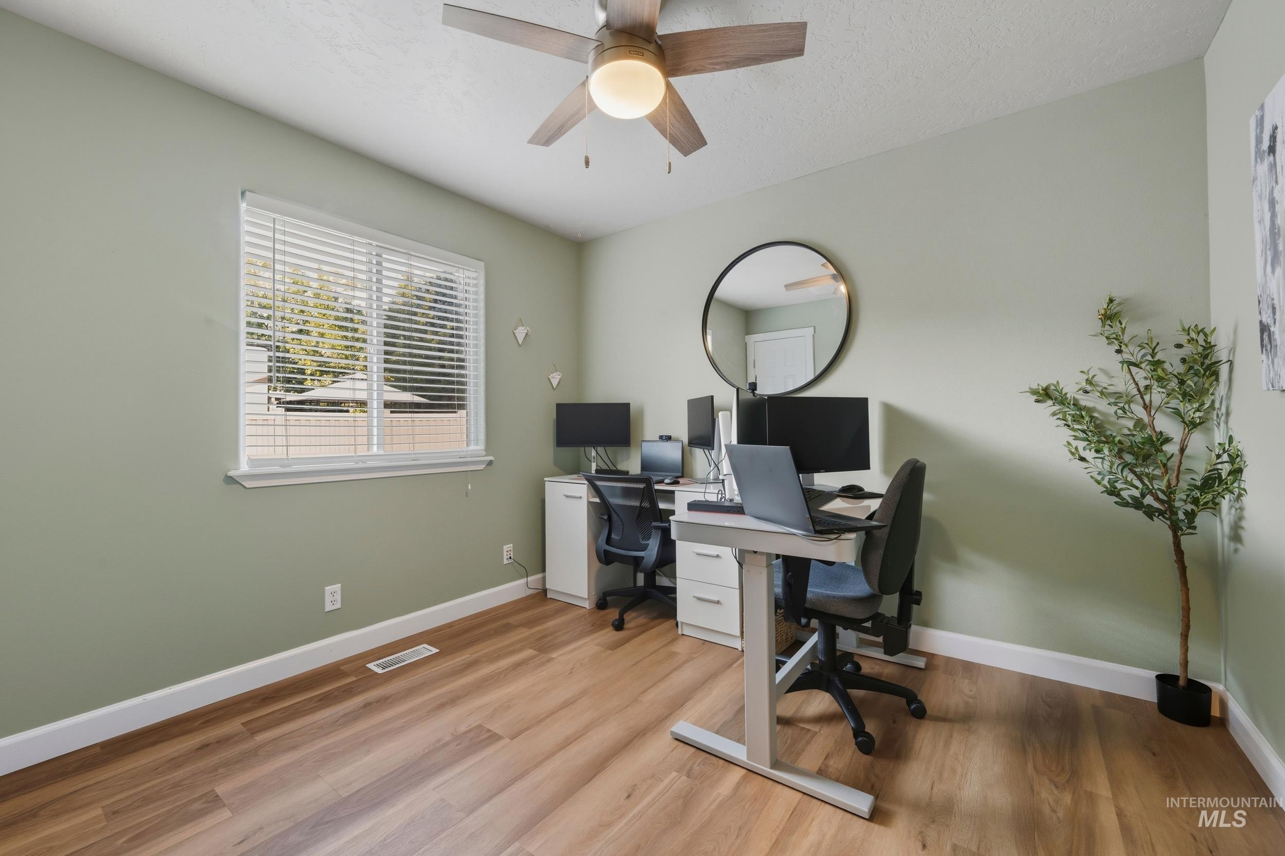 property viewer photo 19