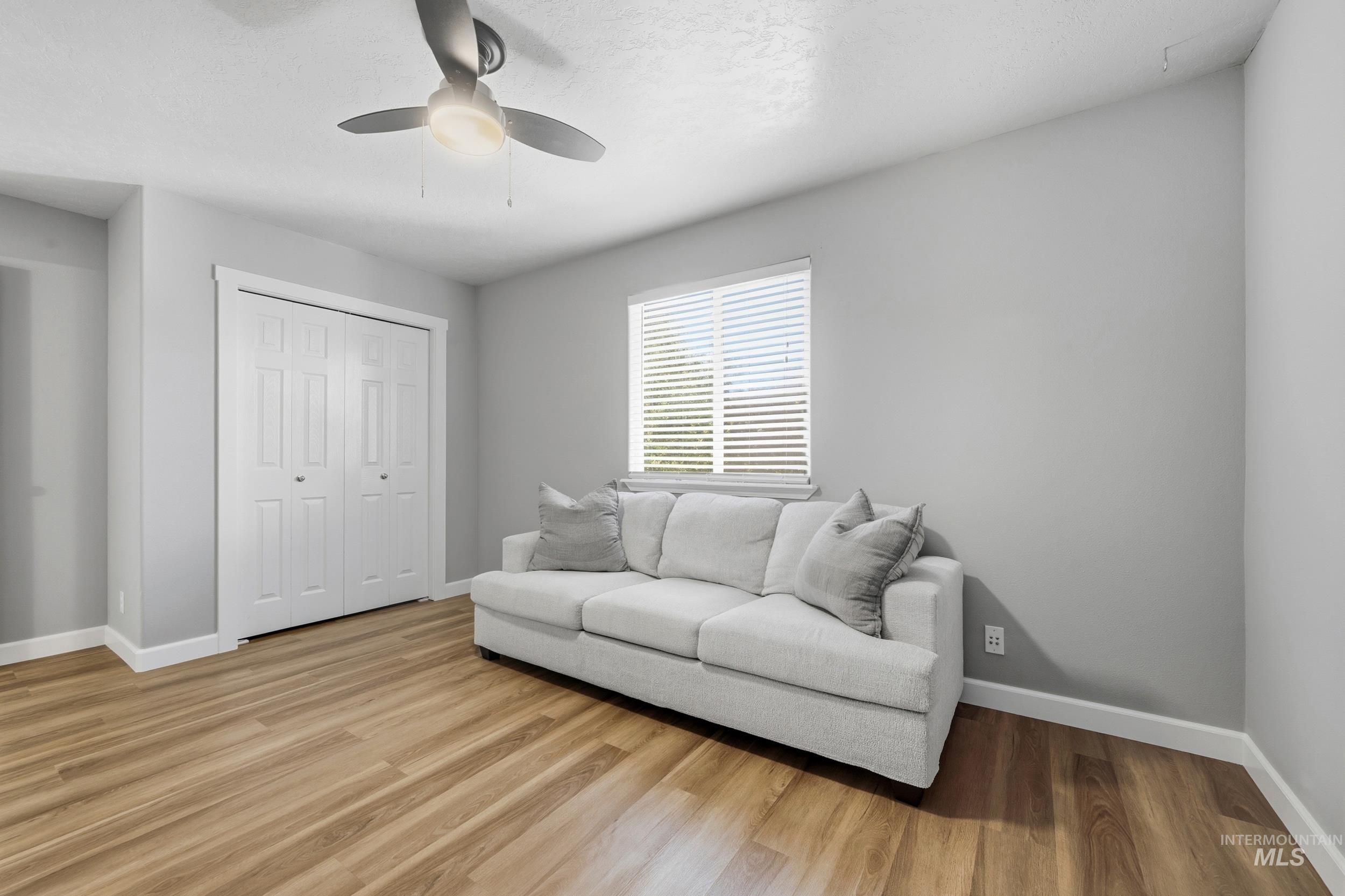 property viewer photo 23