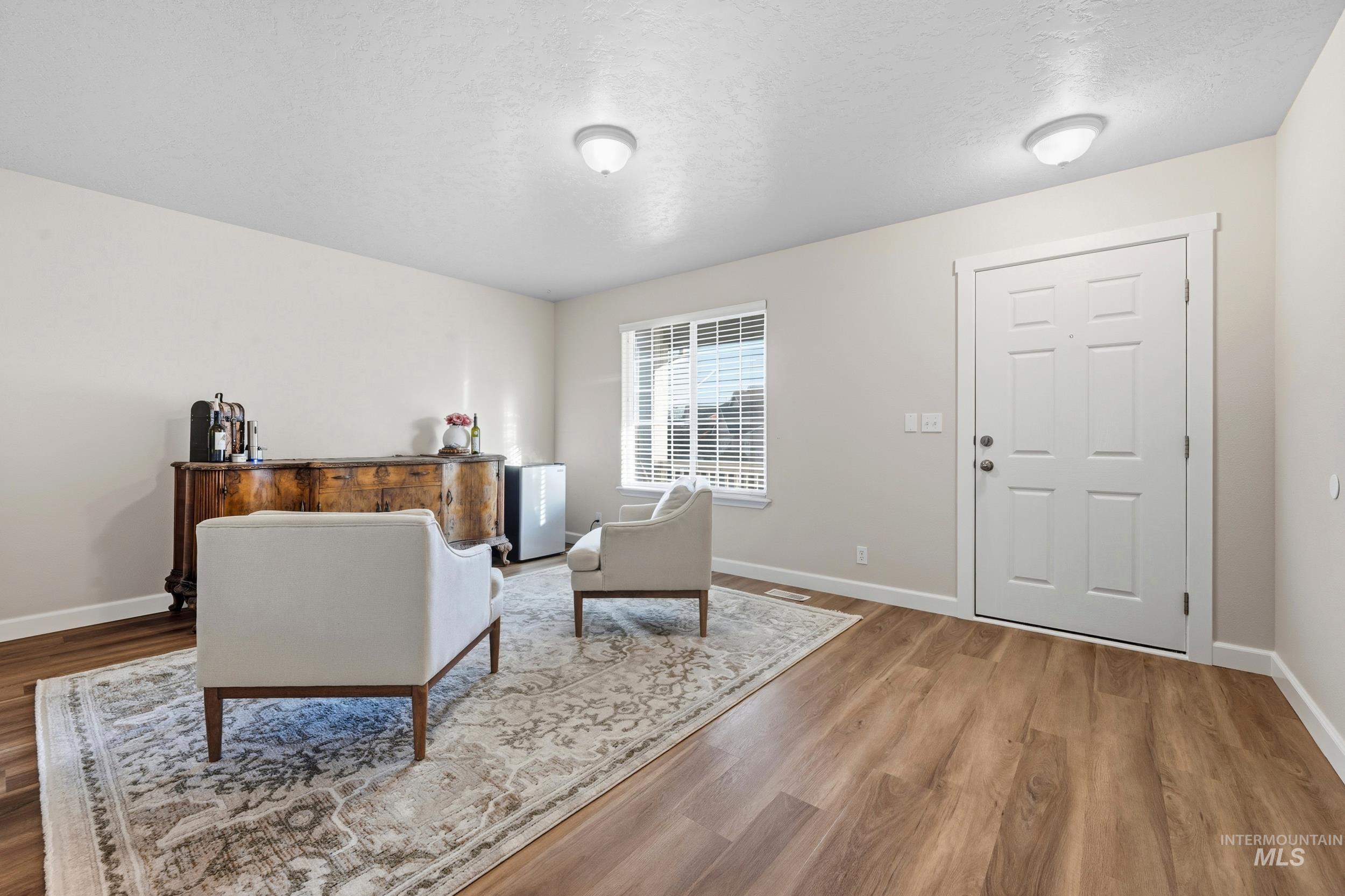 property viewer photo 3