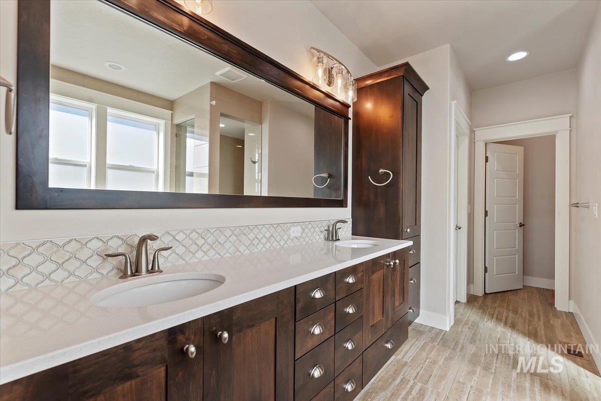 property viewer photo 19