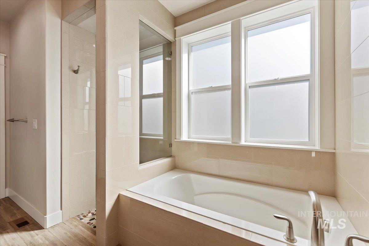 property viewer photo 20