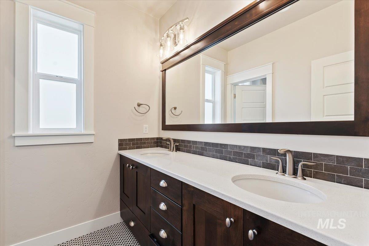 property viewer photo 24
