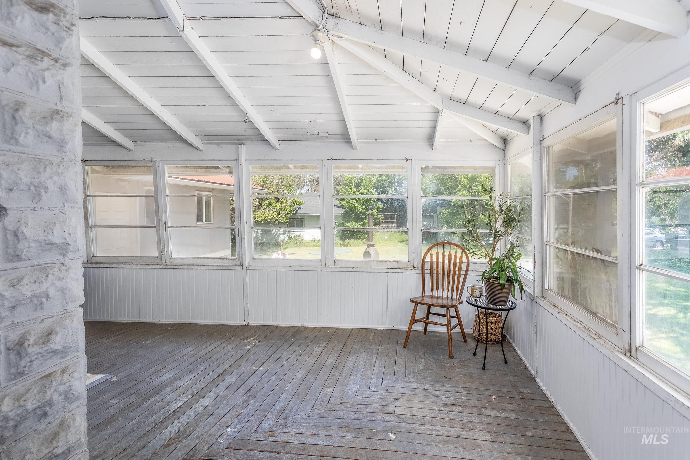 property viewer photo 18