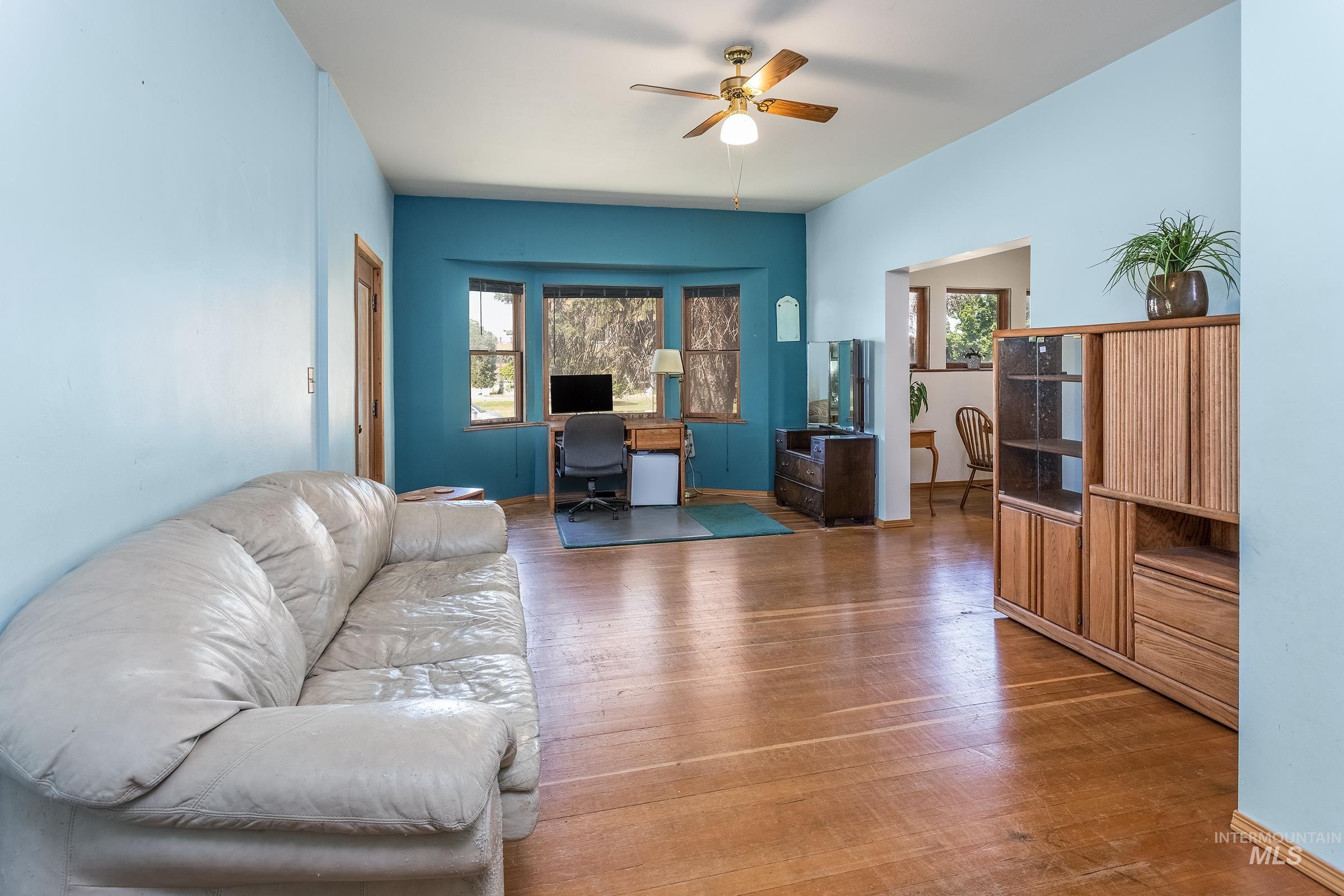 property viewer photo 2