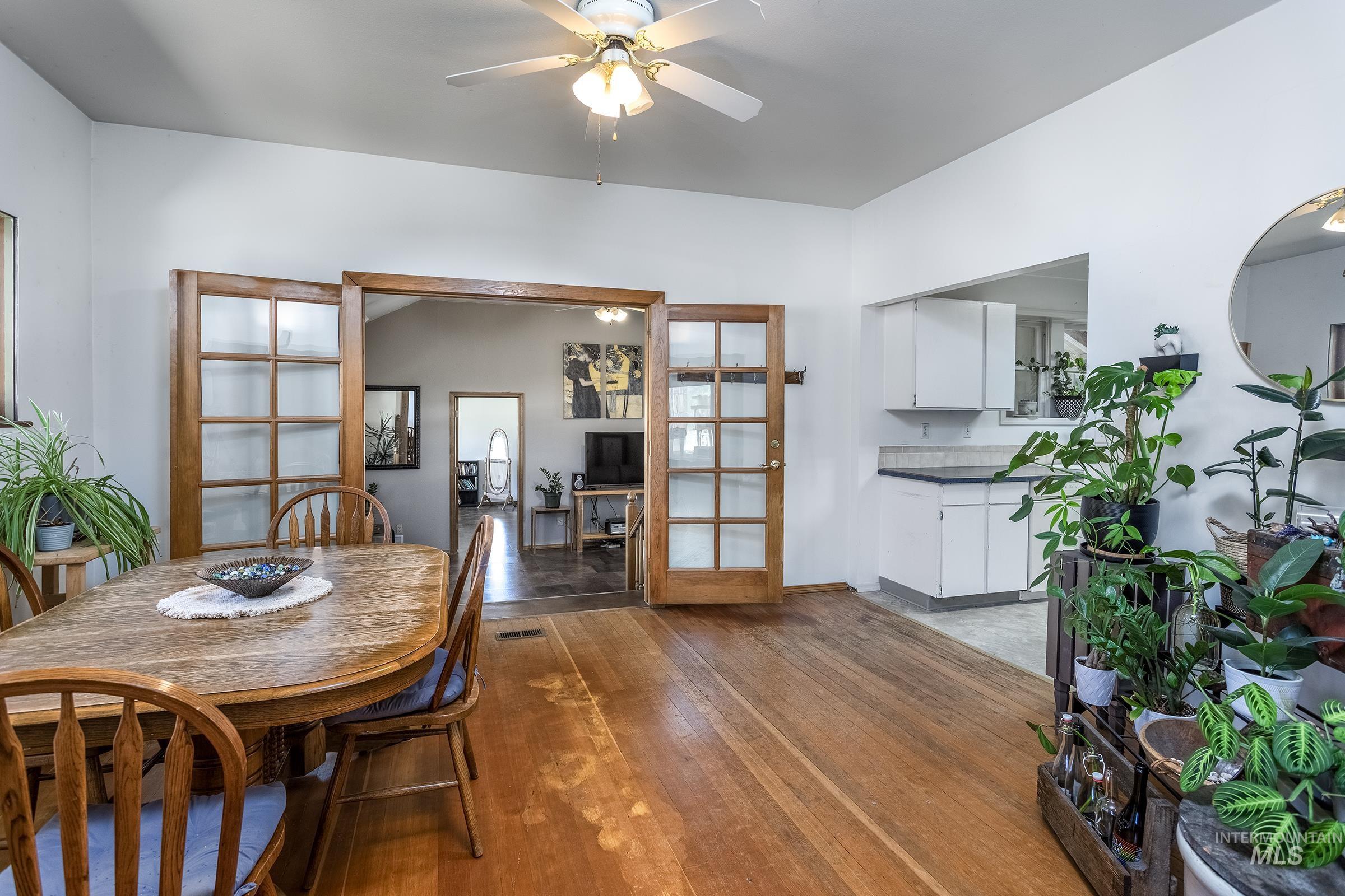 property viewer photo 3