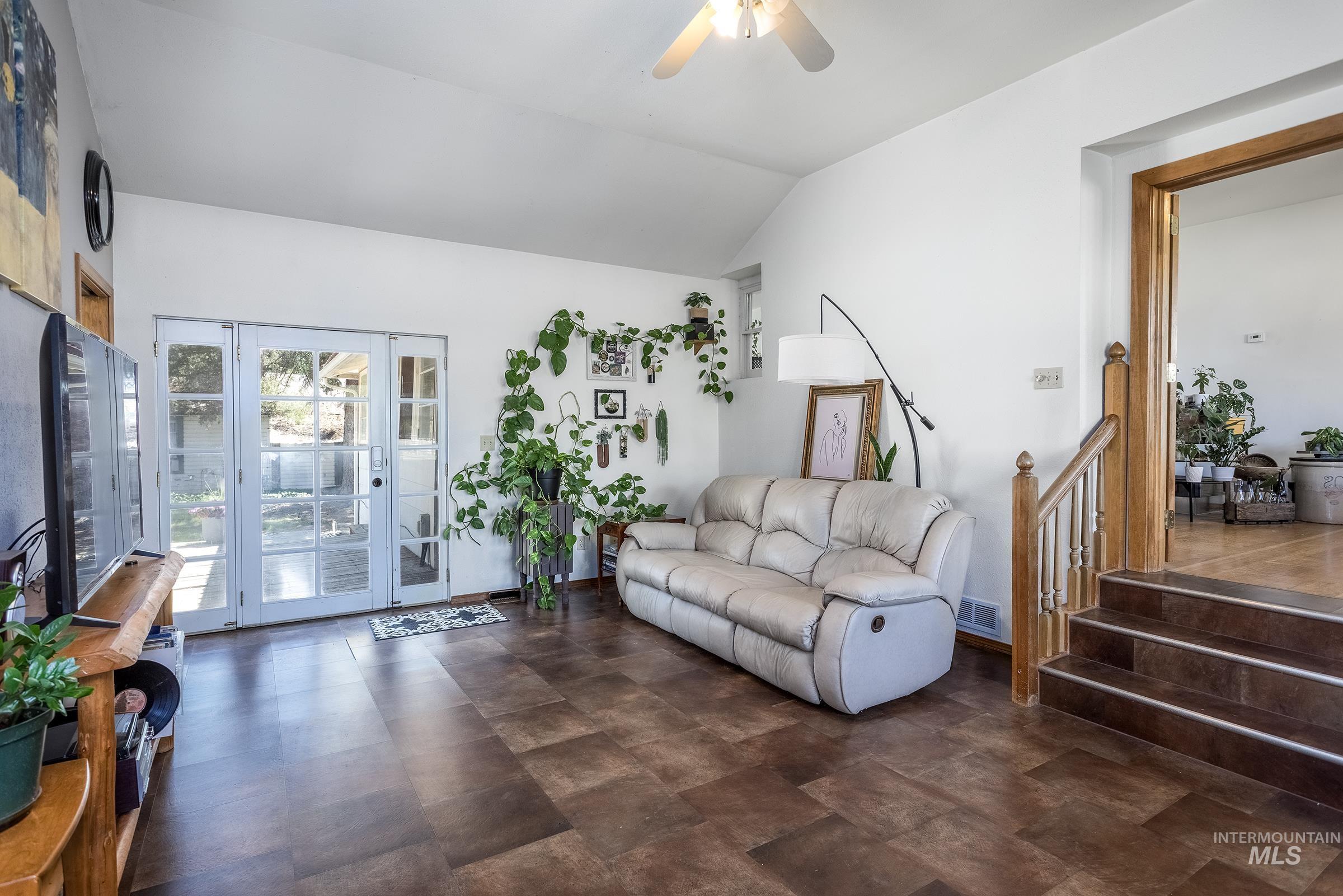property viewer photo 8