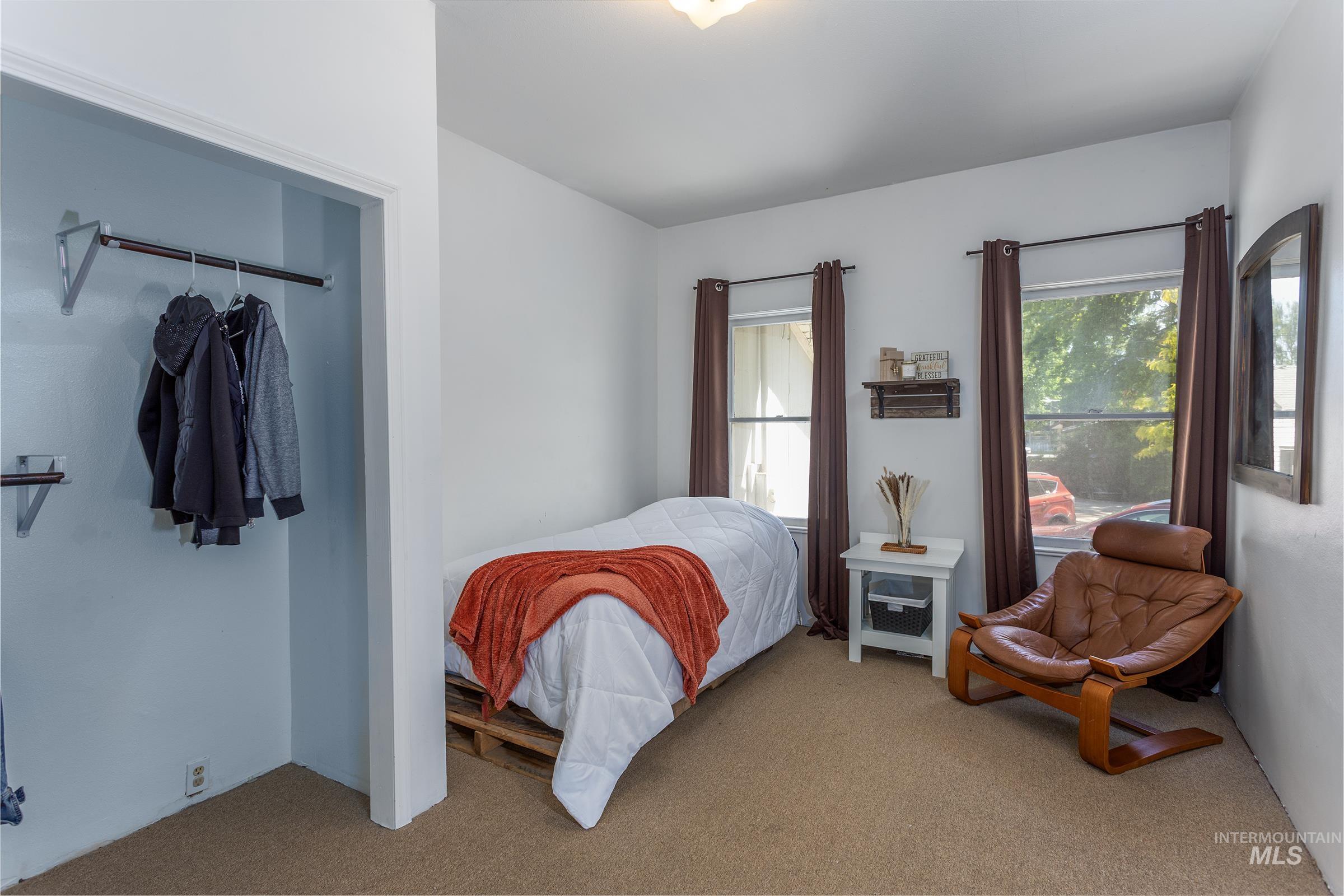 property viewer photo 9